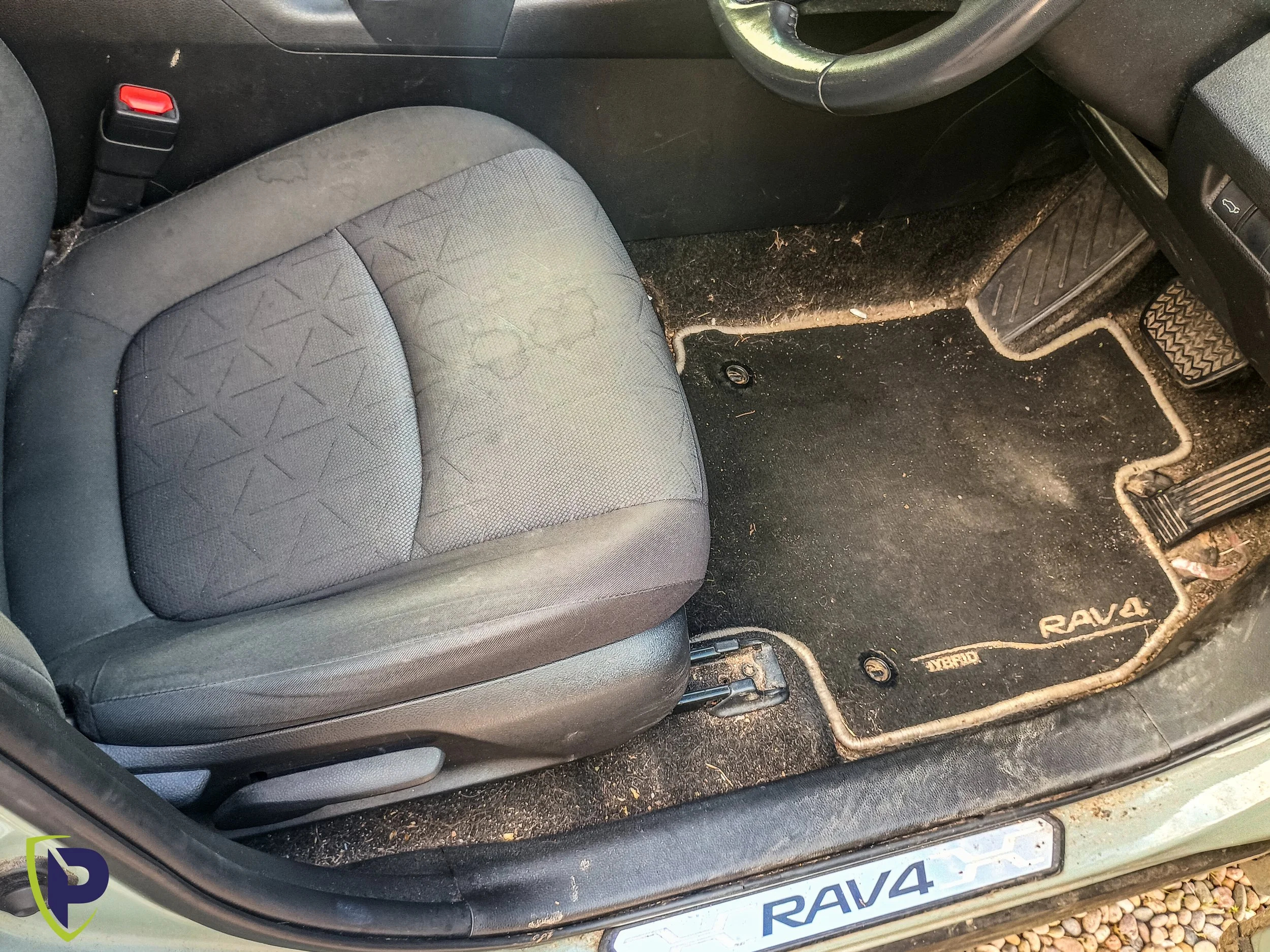 Rav4 Interior Detail-101.jpg