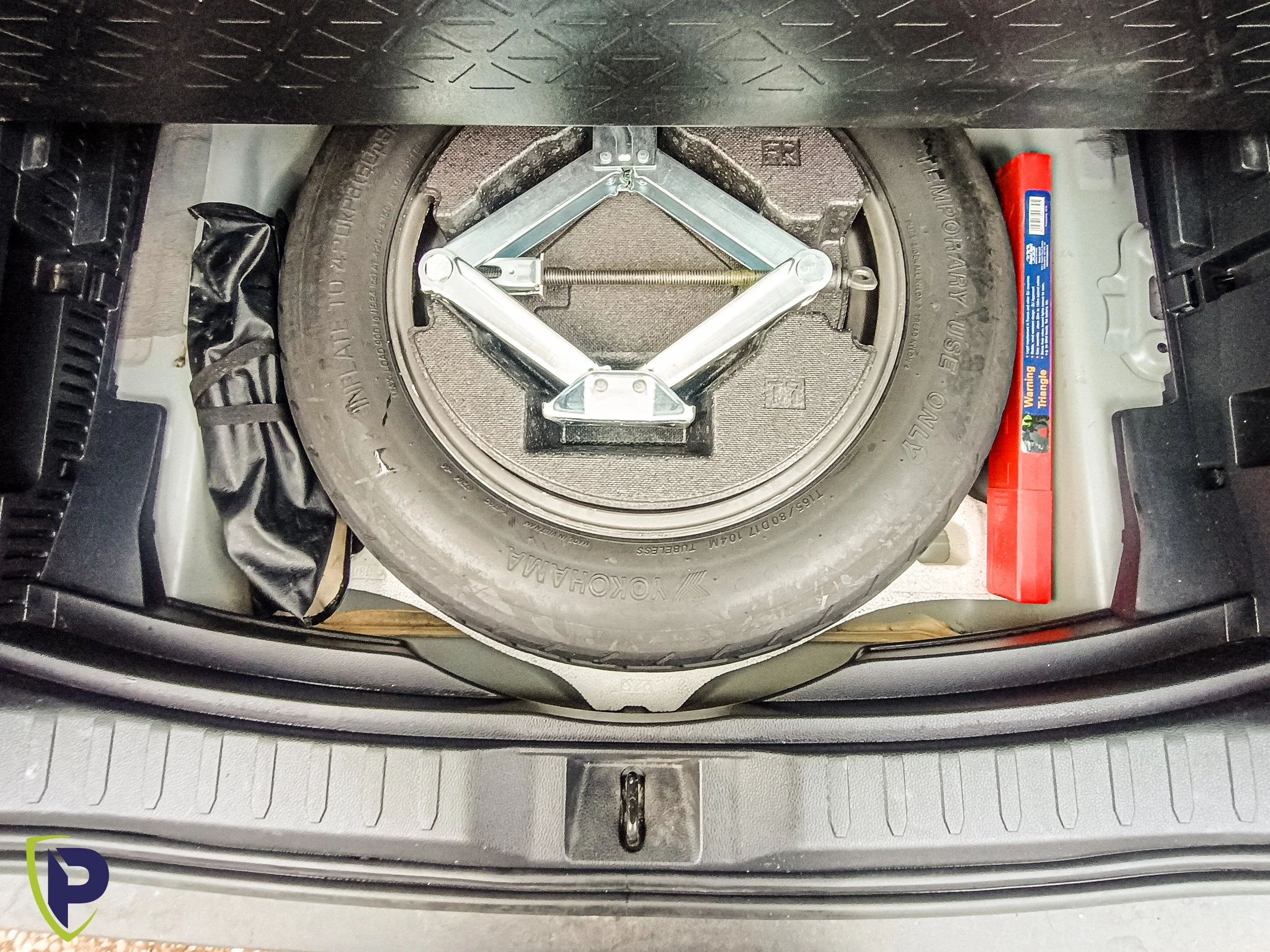 Rav4 Interior Detail-110.jpg