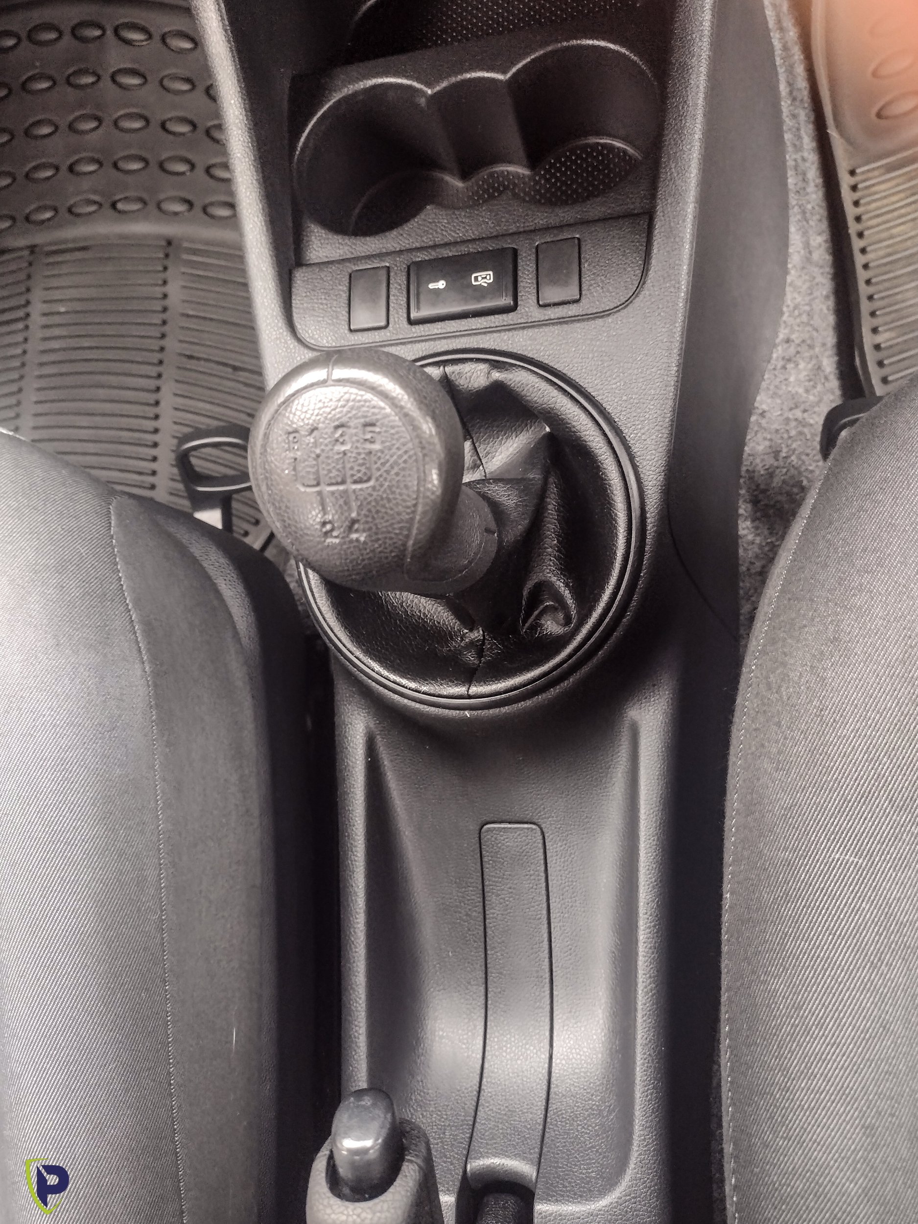 Fabia Interior Detail 106.jpg