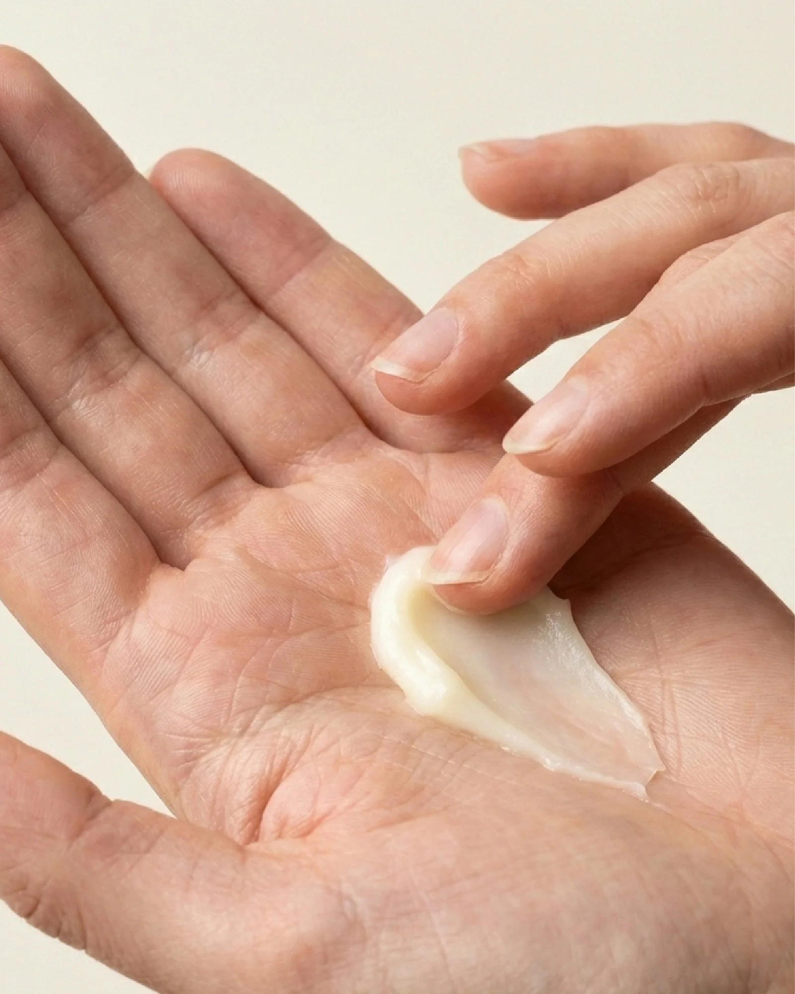 Skinician-Brightening-Makeup Melting Cleansing Balm-Texture.jpg