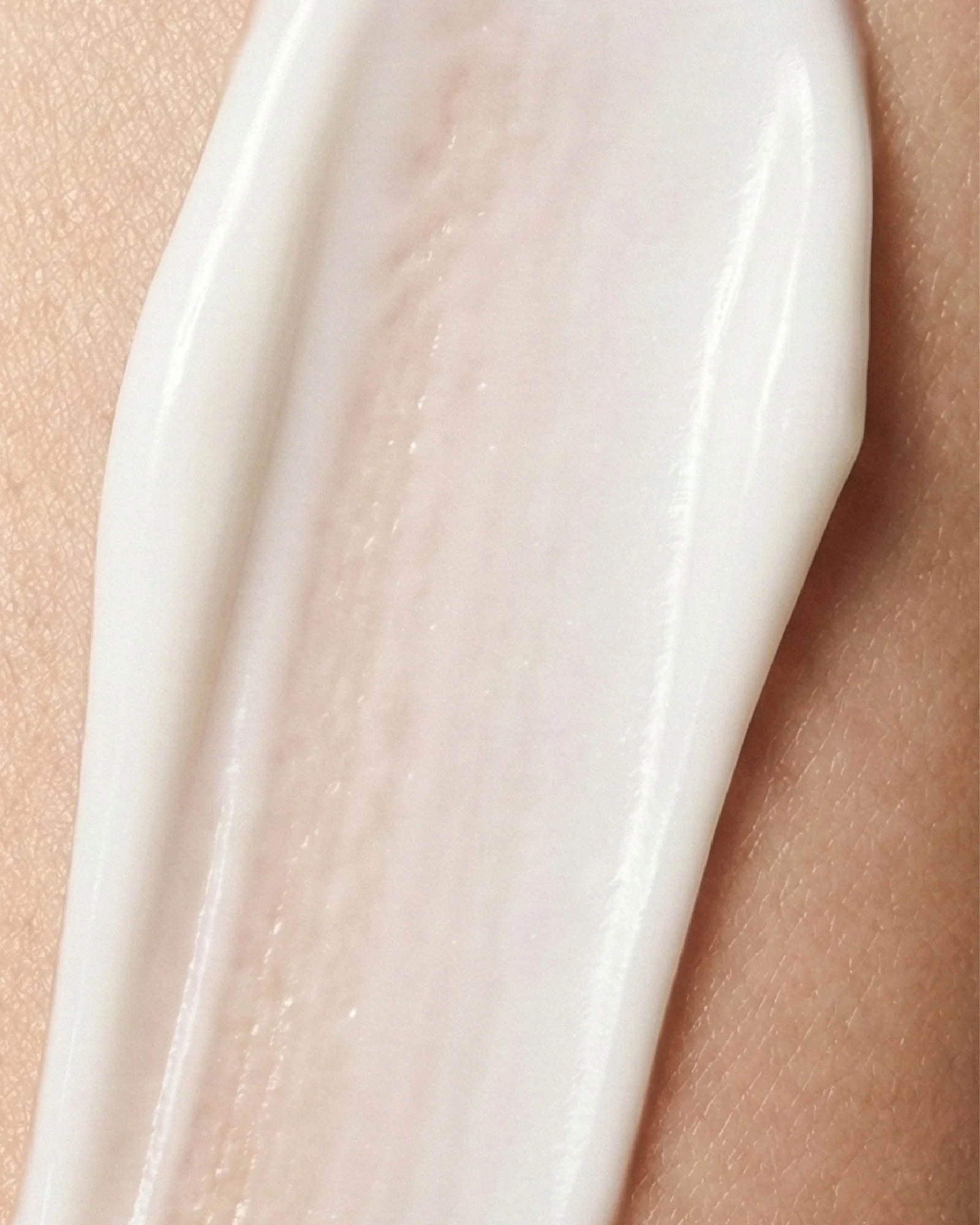 Skinician-Purifying-Daily Moisturiser with SPF 30 for Oily Skin-Texture.jpg