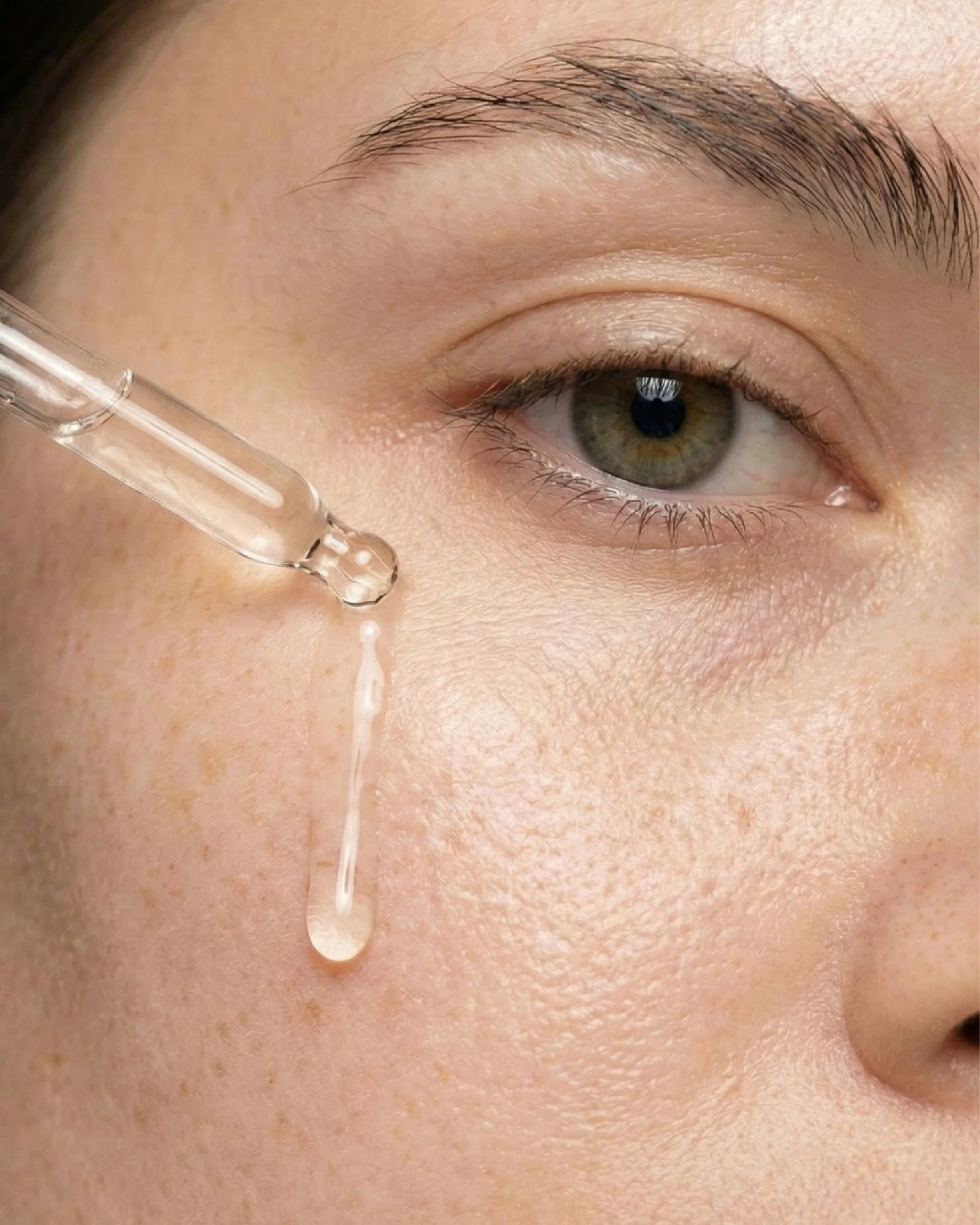 Skinician-Brightening-Vitamin C Serum for Face-Vitamin C Elixir-Texture.jpg