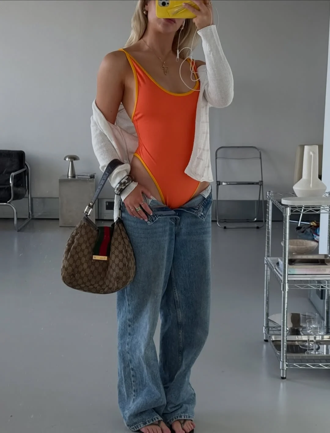 happy 2026 !! we&rsquo;re back, and @soso_swim in the studio has already got us counting down to summer.

start your year of content right by booking the studio via the link in our bio 🪩

#londonstudiohire #contentstudio #creativestudio #studioforhi