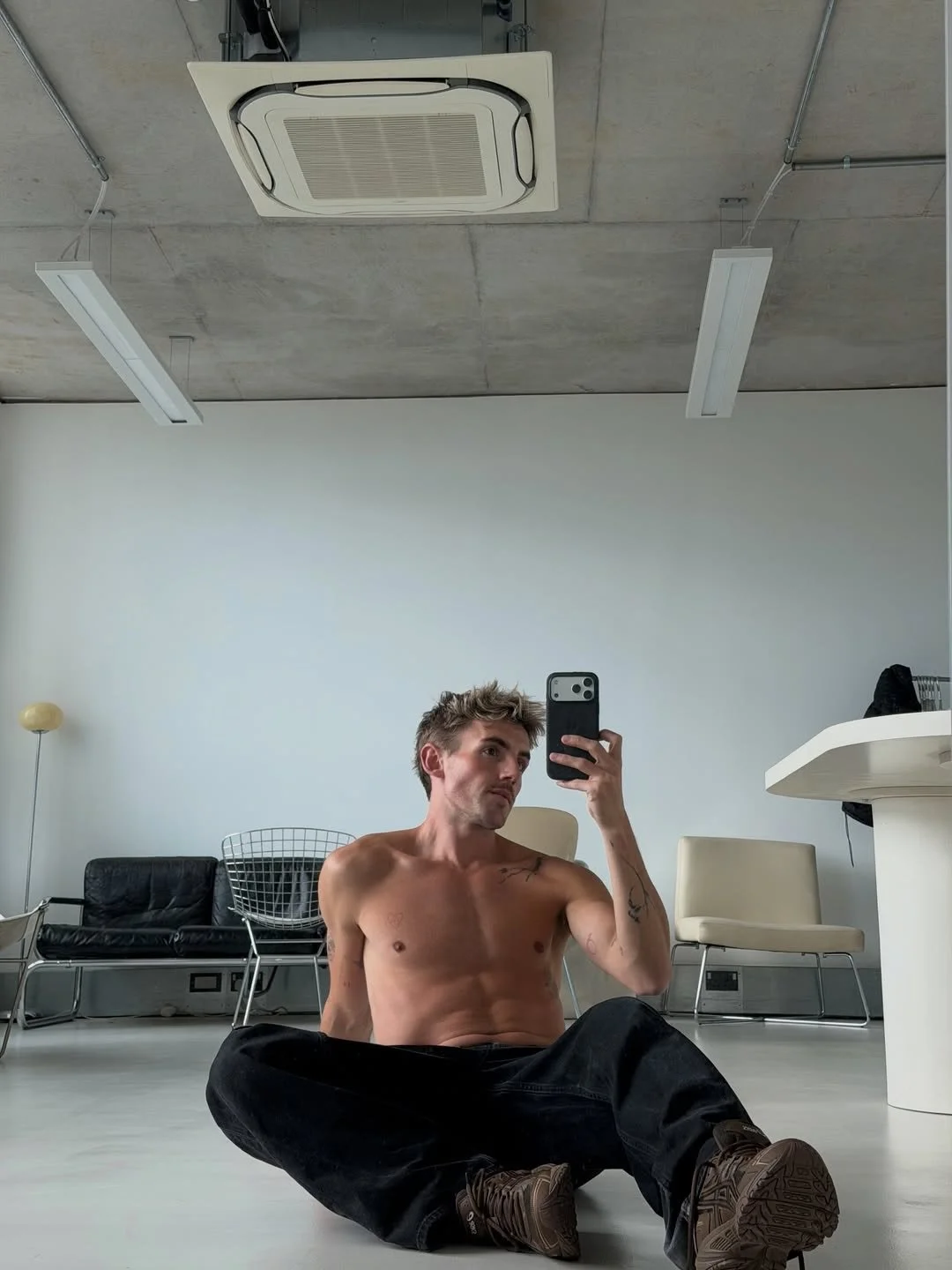 studio moments with @itsjacobemile 🤍

clean space, natural light &amp; endless ways to use the room. 

hire our west london content studio via the link in our bio.

#londoncontentstudio #minimalstudio #londonstudiohire #contentstudio #fashioncontent