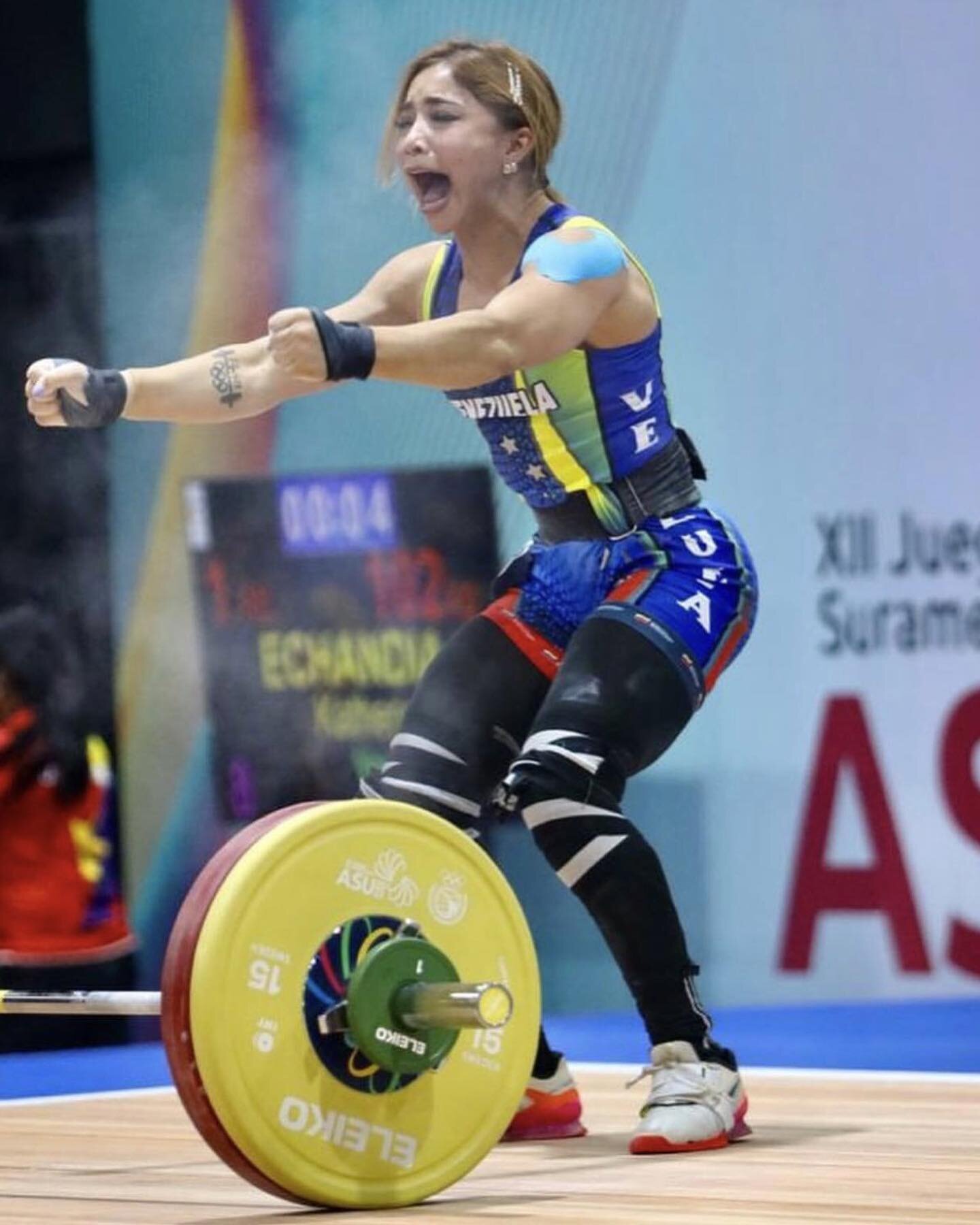 Es viernes y @katy_zarate14 lo sabe ! 🙌🏻😌

👏Con la actitud de nuestra Medallista Suramericana 
Cerramos esta semana 🗓️

Sab&iacute;as qu&eacute; 🤔? 

#KatherinEchandia (categor&iacute;a 49kg ) levant&oacute; 83kg en arranque, 104kg en envi&oacu