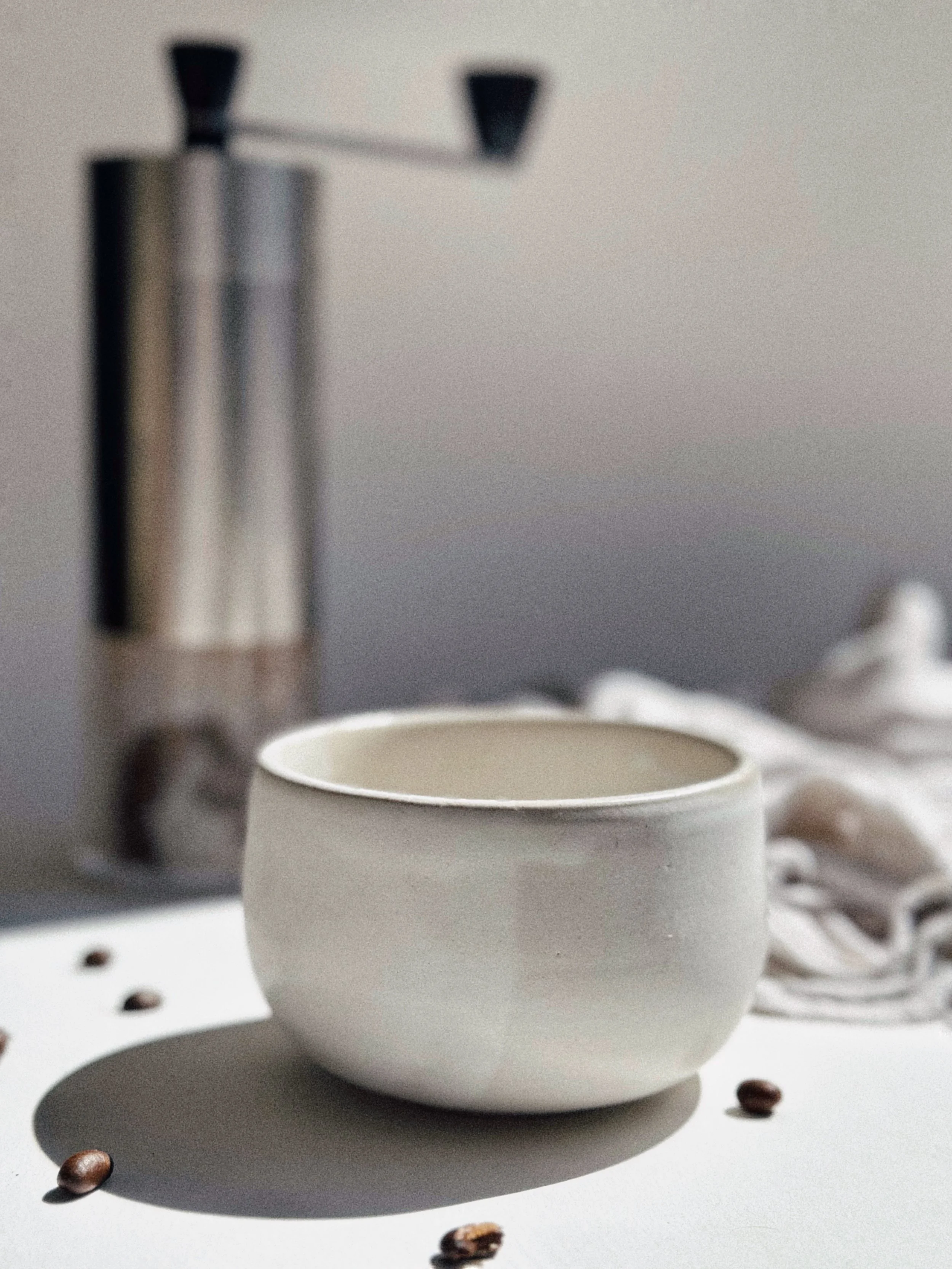 studio cup 'f r e y a' in soft white