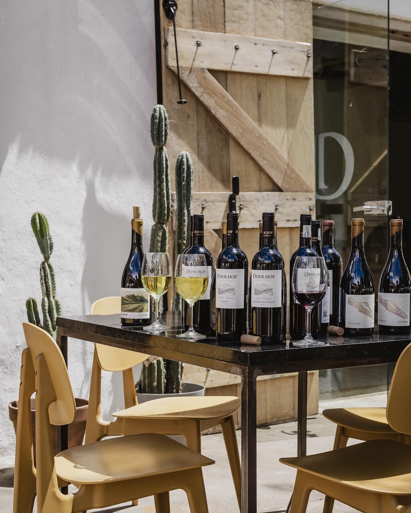Have you tasted the Doolhof Single Vineyard wines yet ? Which one is your favourite ?🍷

Come join us at Mila for a all wine &bull; all food experience!

#milarestaurant #milarestaurants #milarestaurantatdoolhof #capetownrestaurants #capetownfoodie #