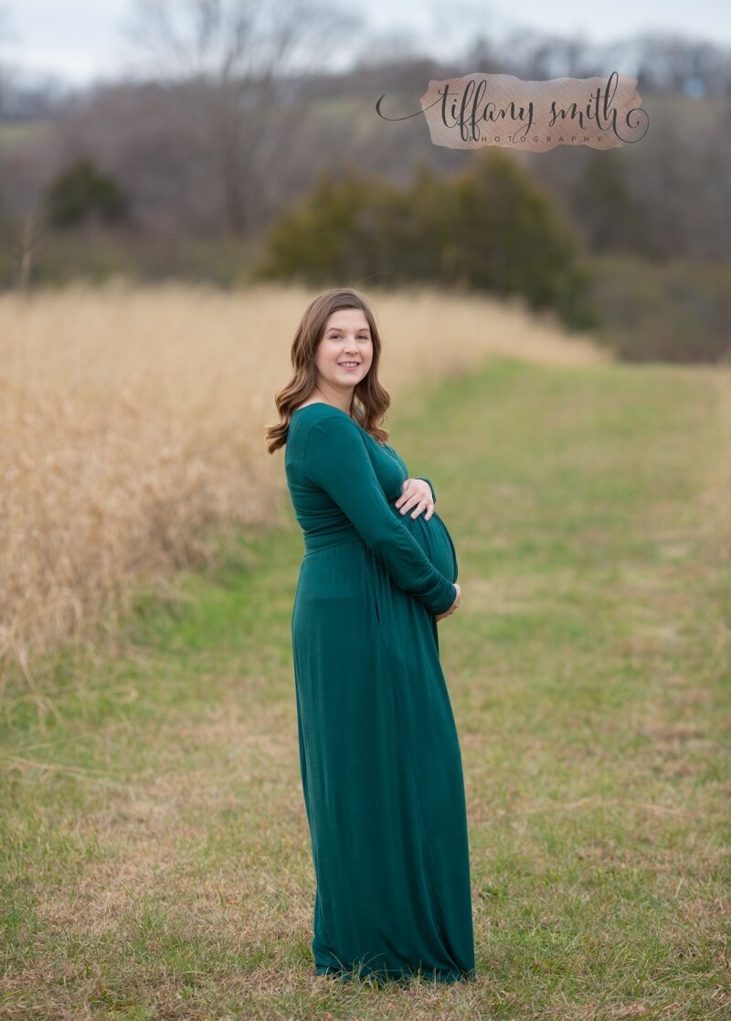 Field+Maternity+Photos+in+Chattanooga+TN.jpeg