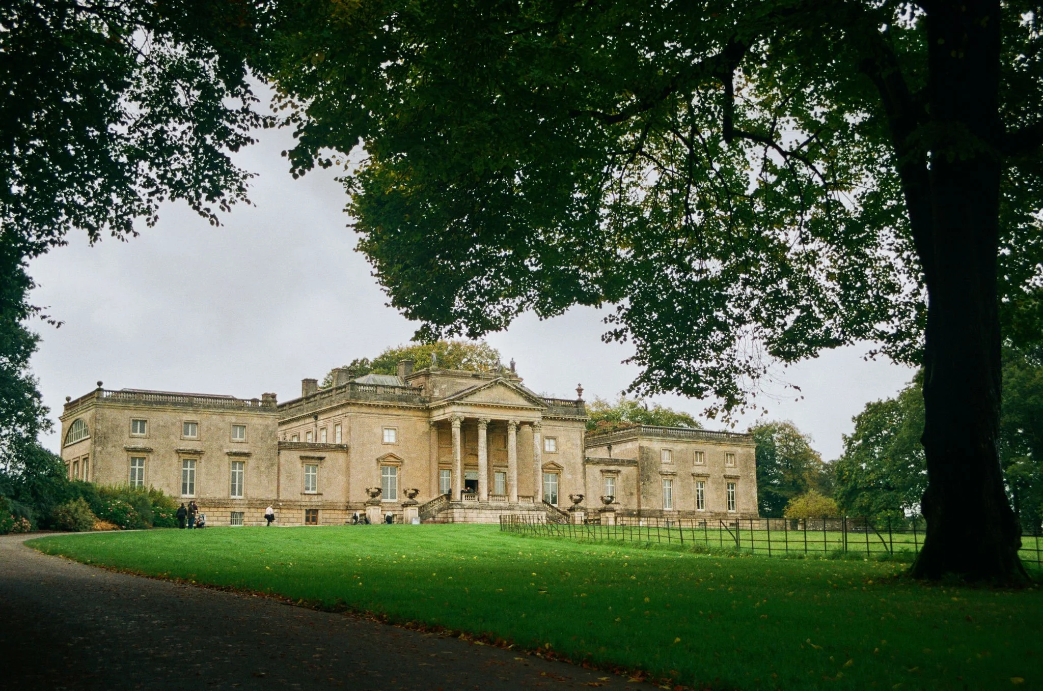How to choose a venue for your destination wedding.