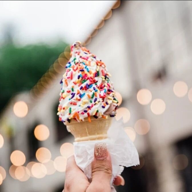 I see you 𝕊𝕡𝕣𝕚𝕟𝕘, showing off. The weather is perfect for something cold and sweet. What about an ice cream 🍦 

𝐖𝐡𝐞𝐧 𝐲𝐨𝐮 𝐬𝐤𝐢𝐩 𝐭𝐡𝐞 𝐭𝐫𝐚𝐝𝐢𝐭𝐢𝐨𝐧𝐚𝐥 𝐰𝐞𝐝𝐝𝐢𝐧𝐠 𝐜𝐚𝐤𝐞 𝐟𝐨𝐫 𝐢𝐜𝐞 𝐜𝐫𝐞𝐚𝐦.

@tiralynnevents 
@megapix