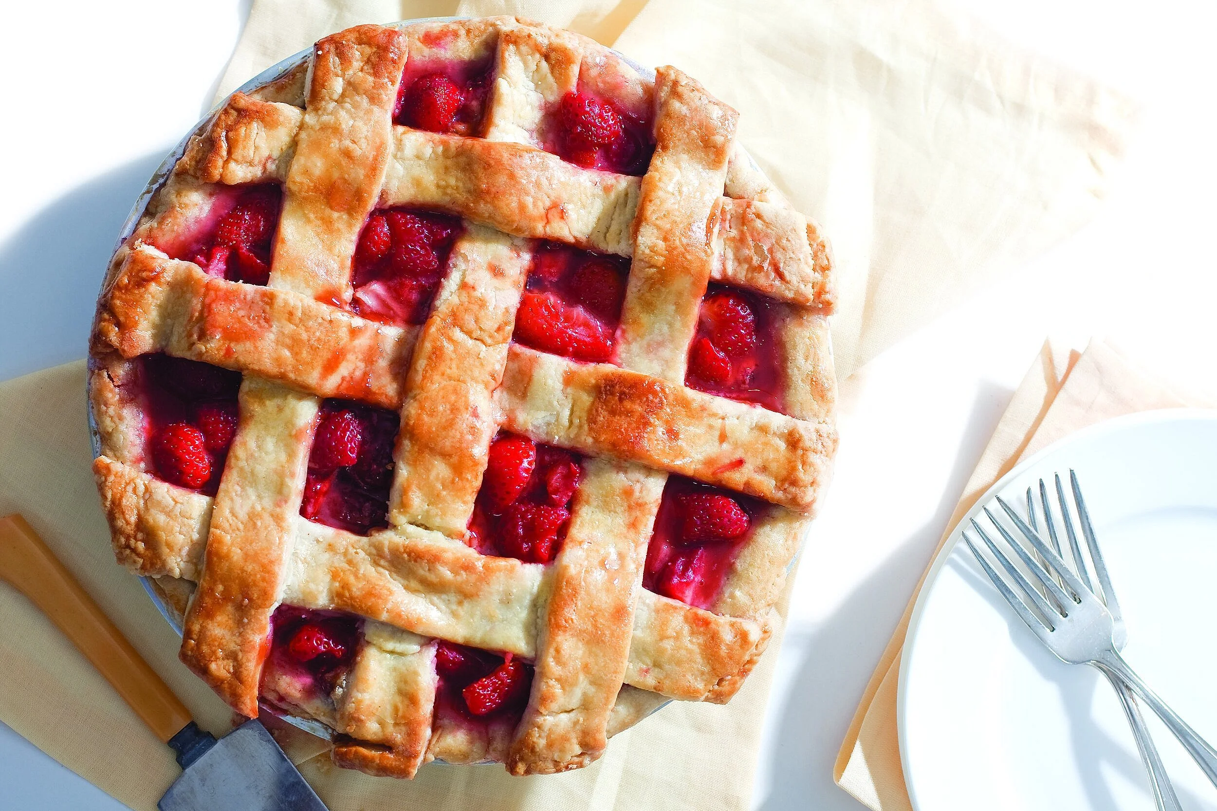 ANNA_Strawberry_lattice_pie_1.jpg