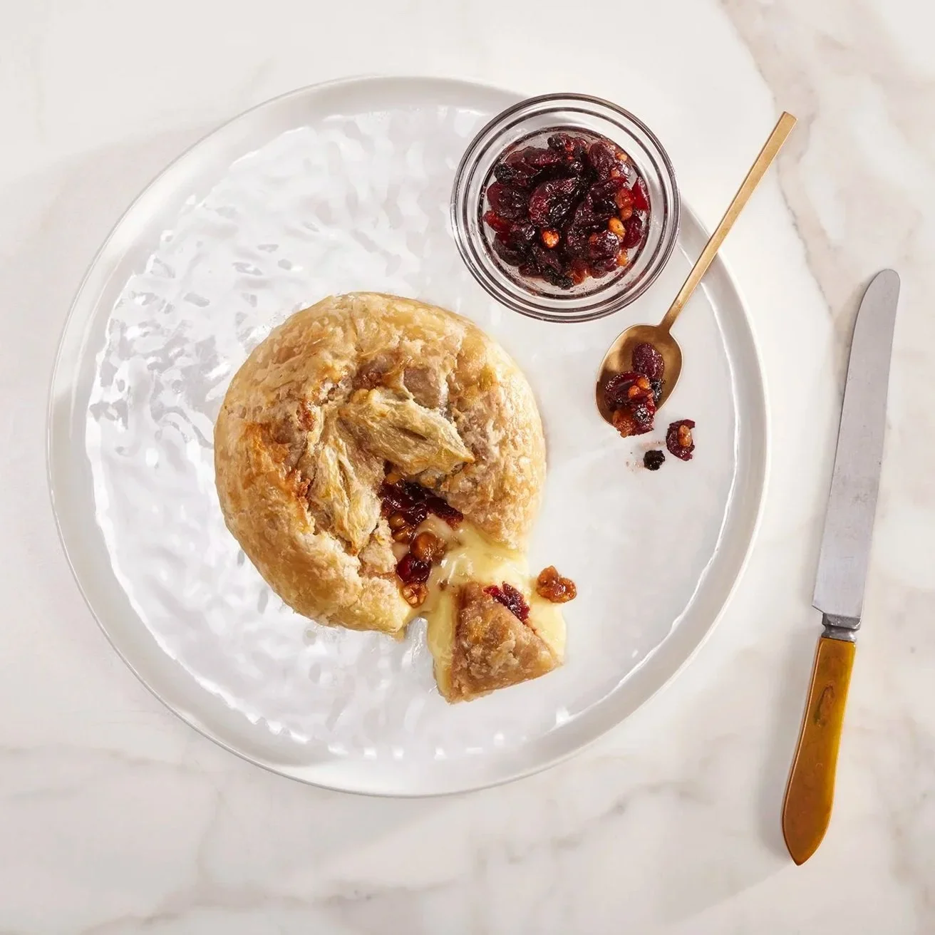 Puff Pastry-Wrapped Cranberry Brie
