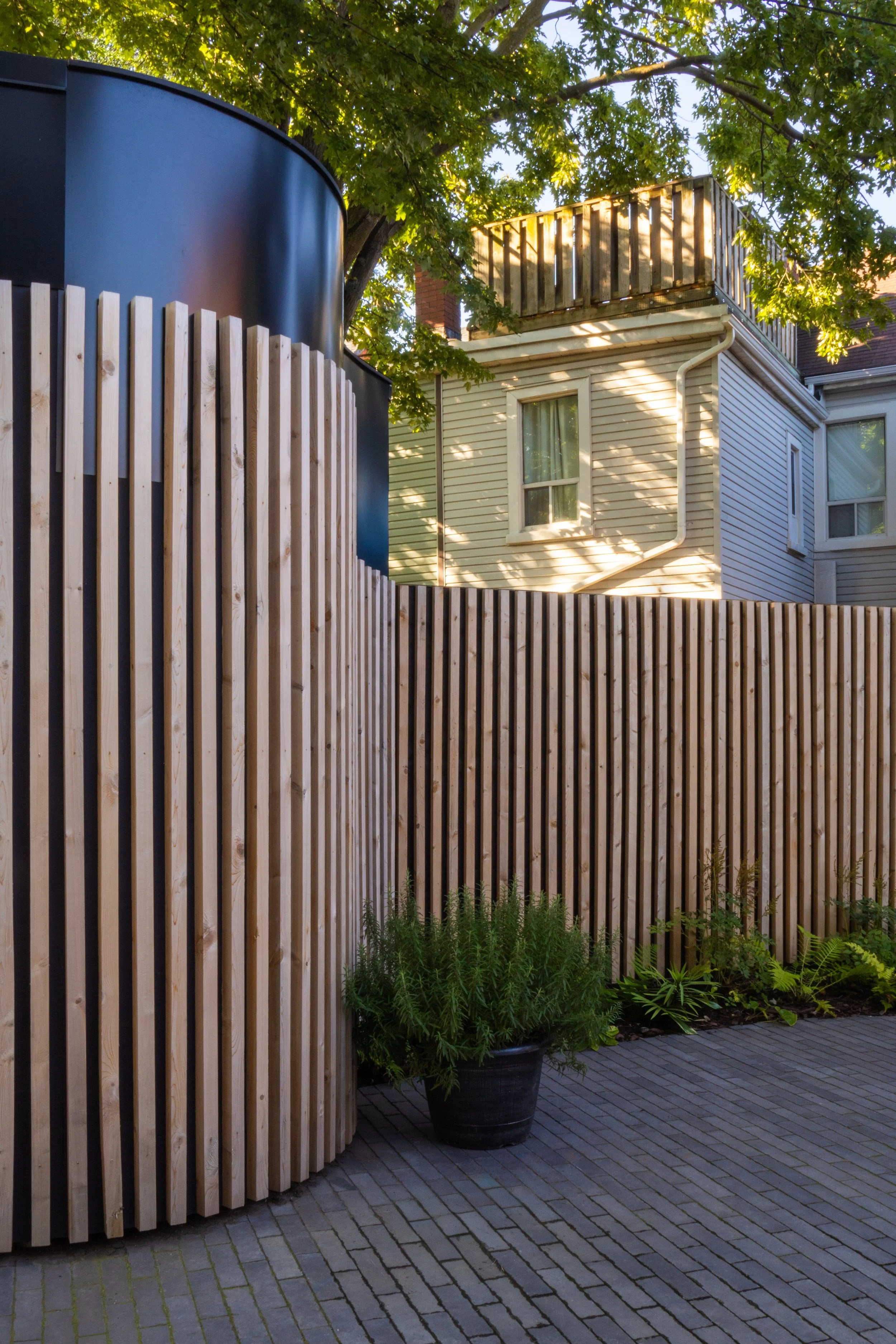 Lisgar Landscaping (10).jpg