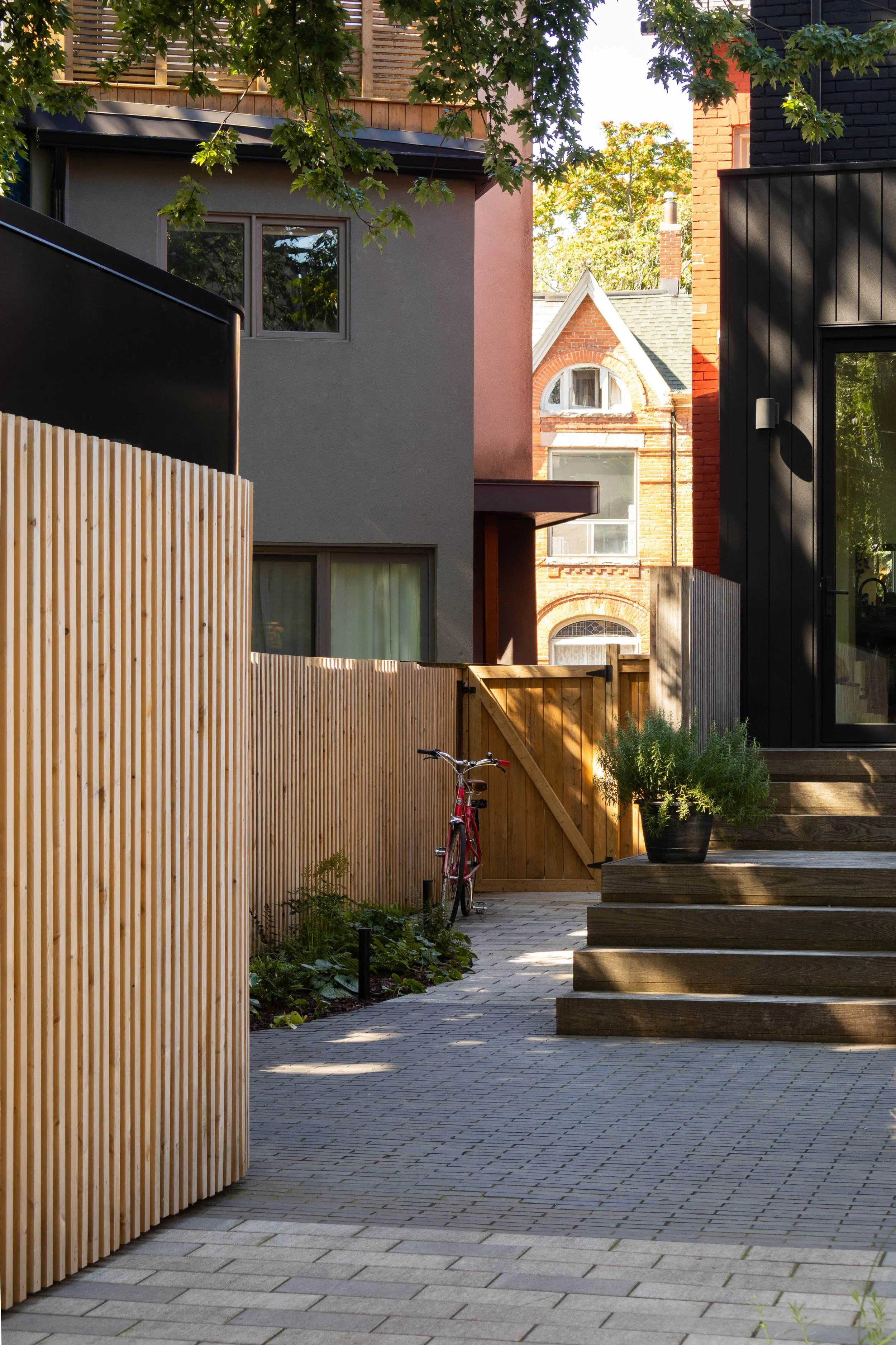 Lisgar Landscaping (14).jpg
