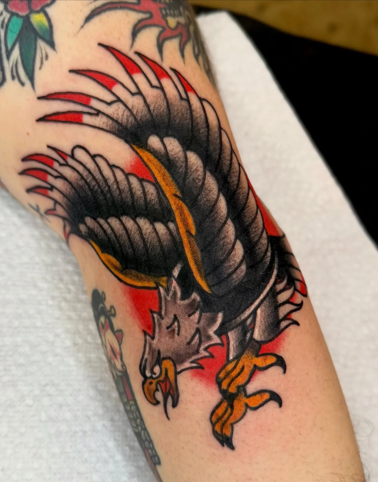 eagle tattoos are some of my absolute favorites 🦅💥 made to fit &mdash; thanks for the snagging this one off of my flash Jacob! it was such a pleasure to meet and tattoo you, happy healing! 

the link is in my bio to book in, I can&rsquo;t wait to t