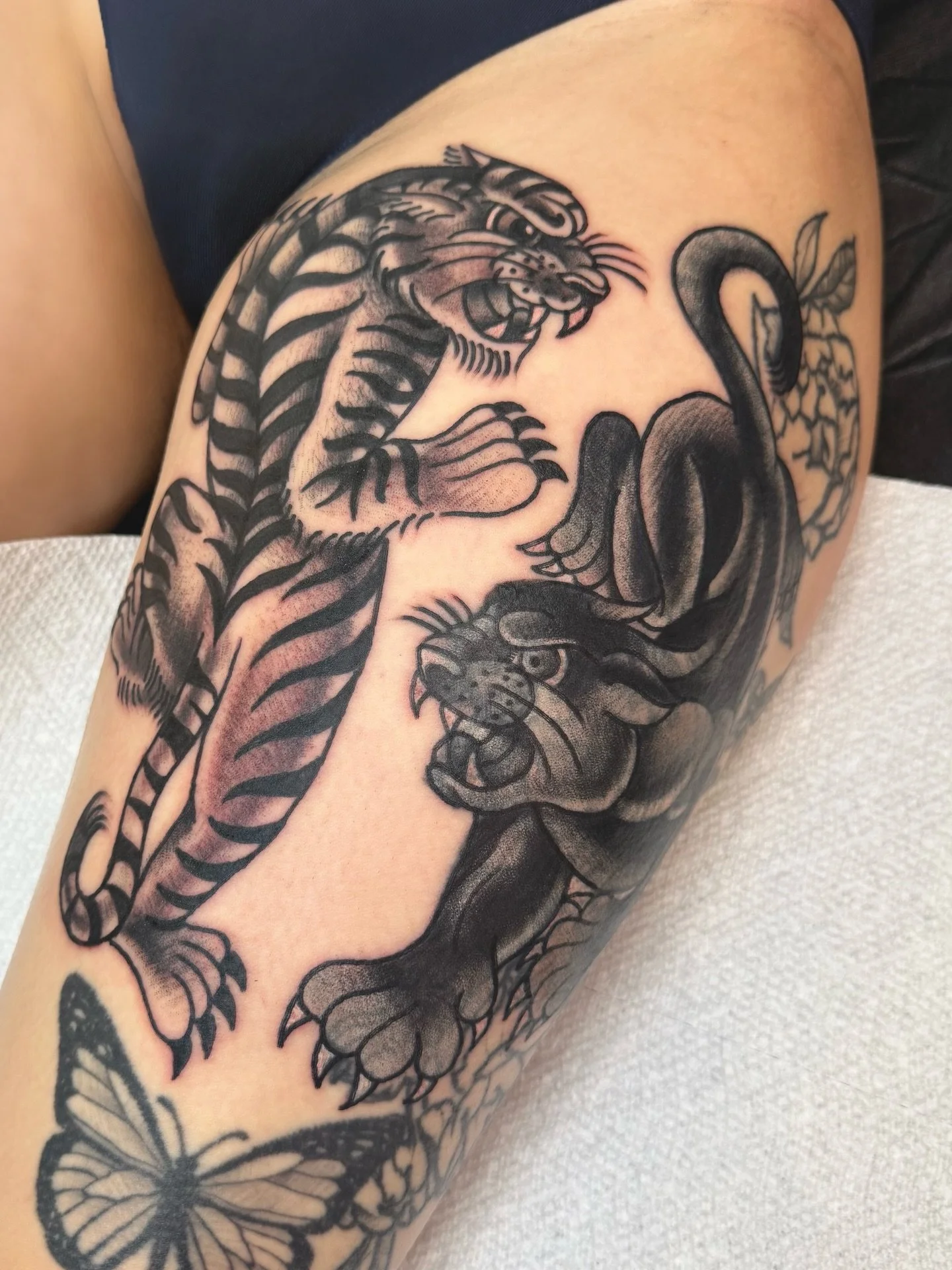 halfway through a coverup/rework project for my girl v! 🫶 we&rsquo;ve just got the flowers left to go and I&rsquo;m super excited to jump back into this one! swipe to see what we started with 😤

v, thank you so much for your kindness, trust, patien