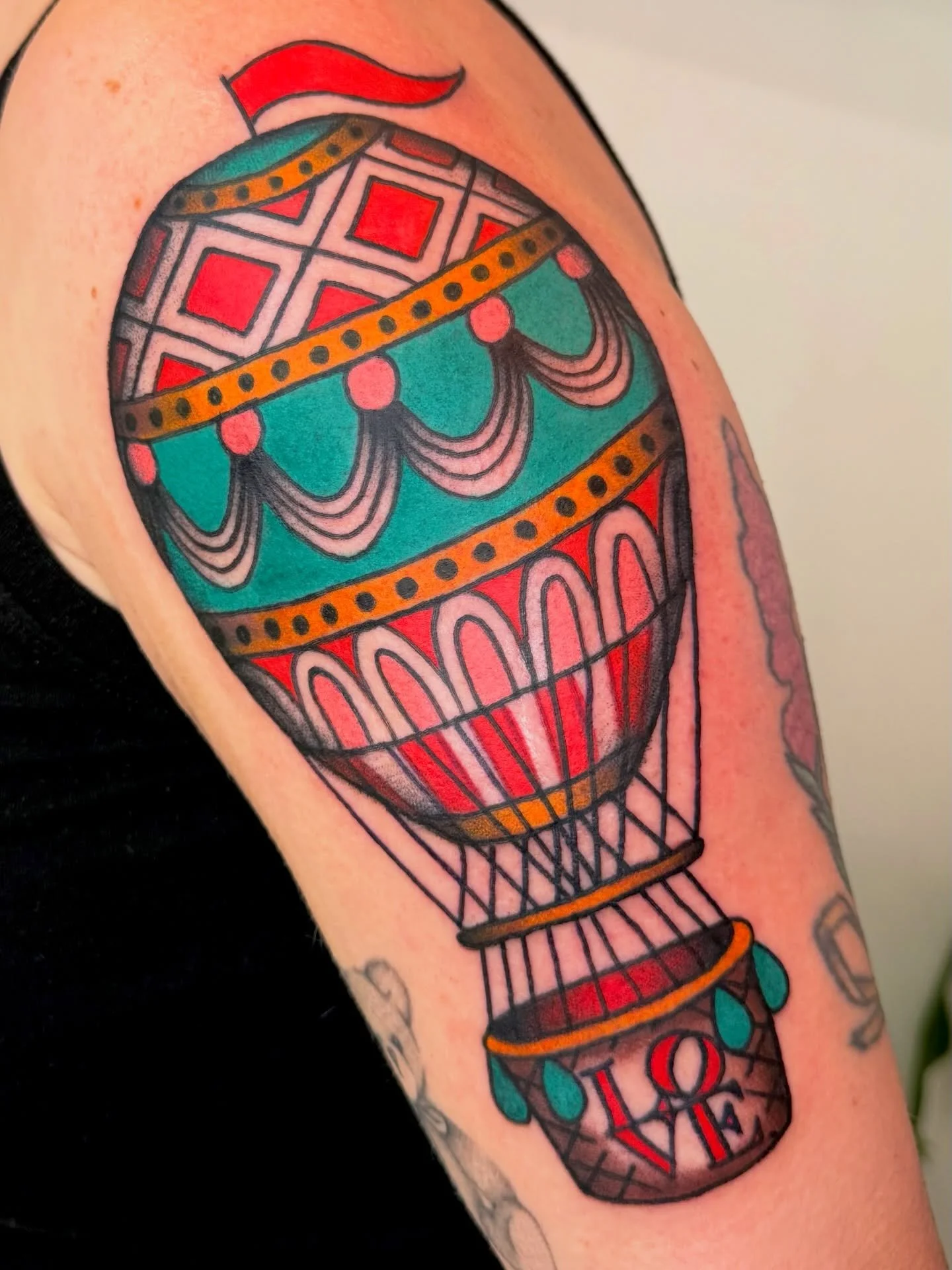 an ode to philly ✨🎈 thank you for your trust with this one Heather! it was so wonderful to catch up and have you back in the studio! I hope it&rsquo;s healing up well for you ✨

appointments available for your very own custom project in April and Ma