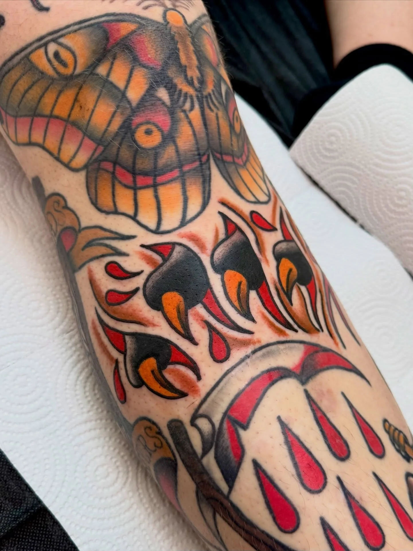 The perfect gap filler doesn&rsquo;t exi&mdash;
thank you Gabe for your trust and patience with this one! it&rsquo;s always so lovely to have you and Adriel in the studio! happy healing &mdash; until next time! 💫🩸swipe to see a photo of a bunch of 