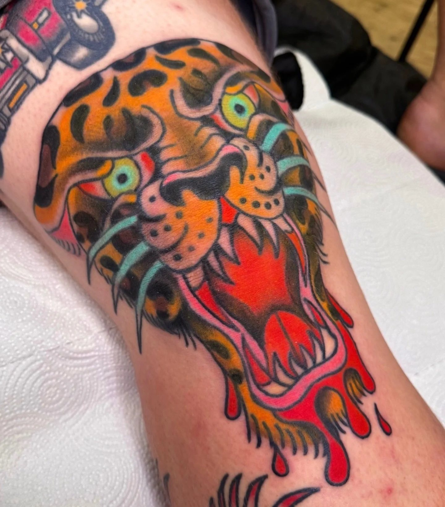 shading fresh, lines healed 🐆 and bloody in more ways than one 😤 thank you so much for your patience and trust Logan! it&rsquo;s always so lovely to tattoo you and see you and your sweetheart! at least now you&rsquo;re out of knees 🤪 

I love tatt