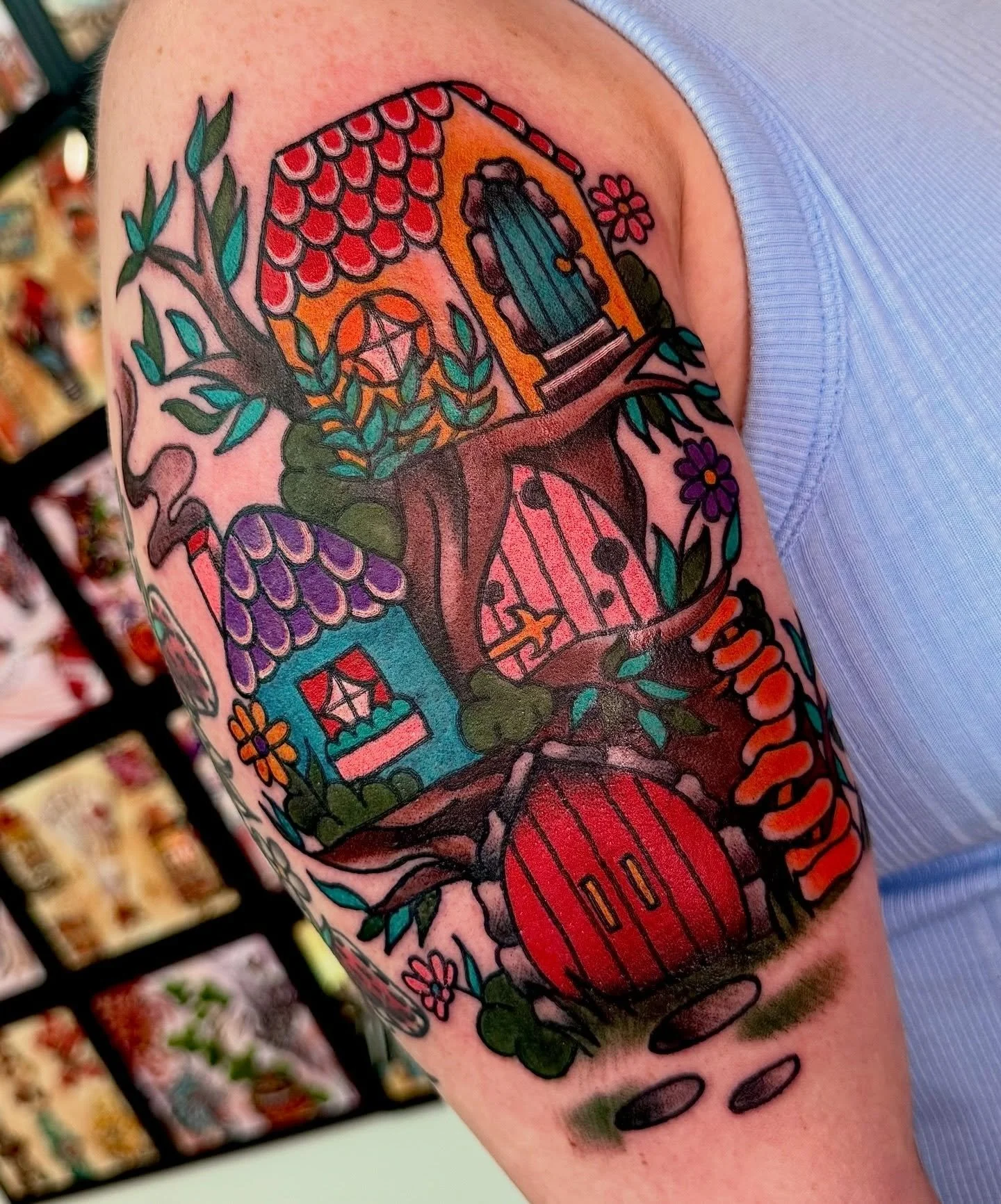 I cannot express how happy I am to give this fairy house from my flash a home ✨🍄💐🌼💫 thank you kirsten for your trust with this one! it was so lovely to have you back in the studio and to catch up! happy healing friend 🫶

a friendly reminder all 