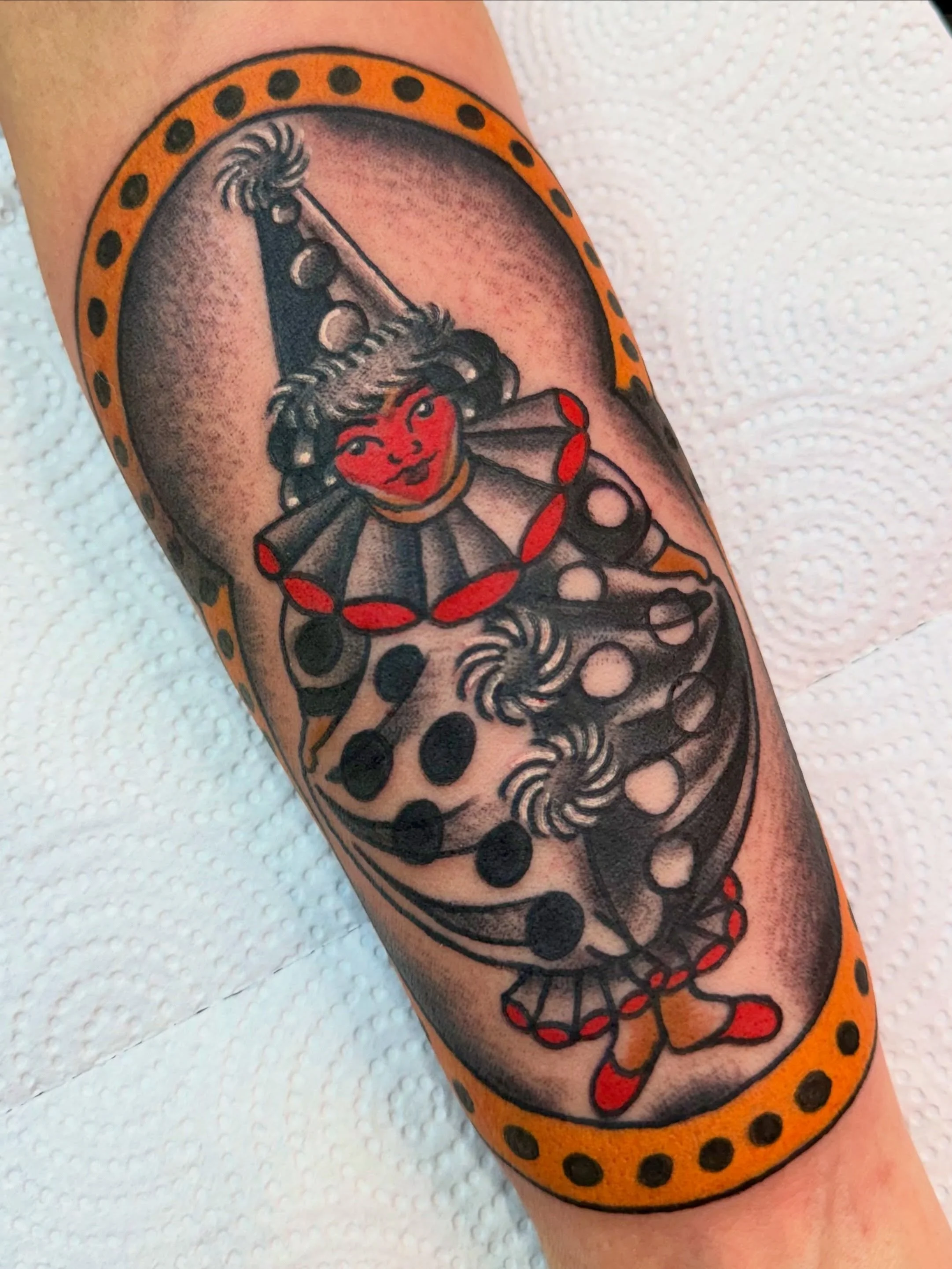 another framework sleeve being built brick by brick 😤‼️ thank you Amanda for your trust with this adorable clown, based off of her childhood costume (swipe to see, she even brought it in 🥹) I love turning my clients fondest memories into wearable a
