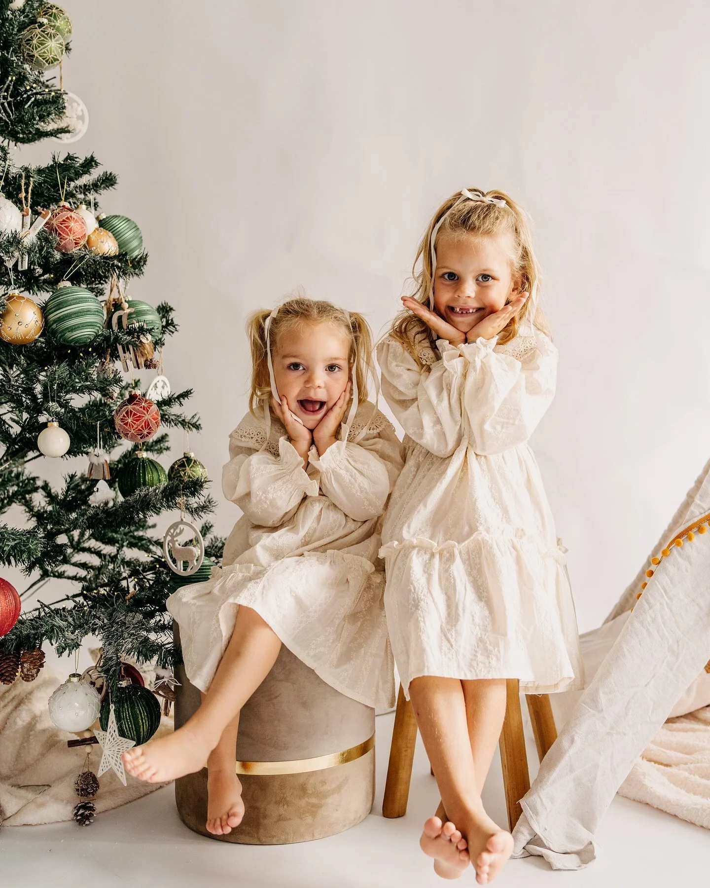 🎄 Capture the Magic of Christmas with a Holiday Photography Session! 🎄

This holiday season, give the gift of timeless memories! Book a Christmas photoshoot that captures the warmth, joy, and sparkle of the season with your loved ones. Imagine cozy