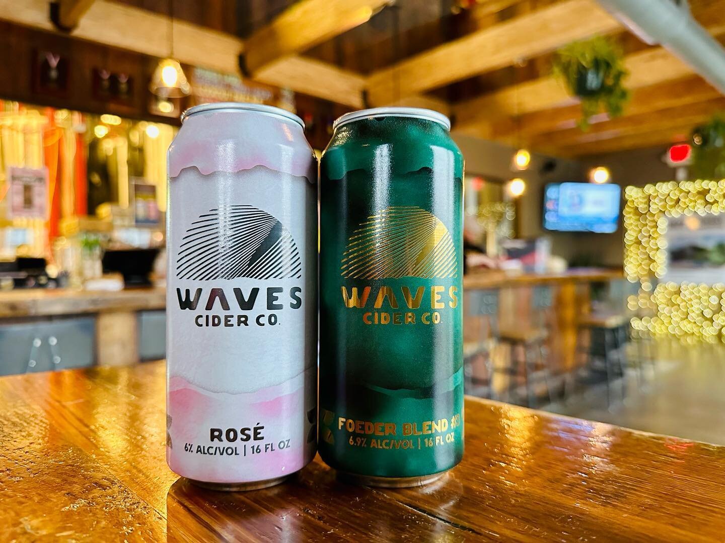 Ros&eacute; and Foeder 3 are now available @logboatbrewing 🤩