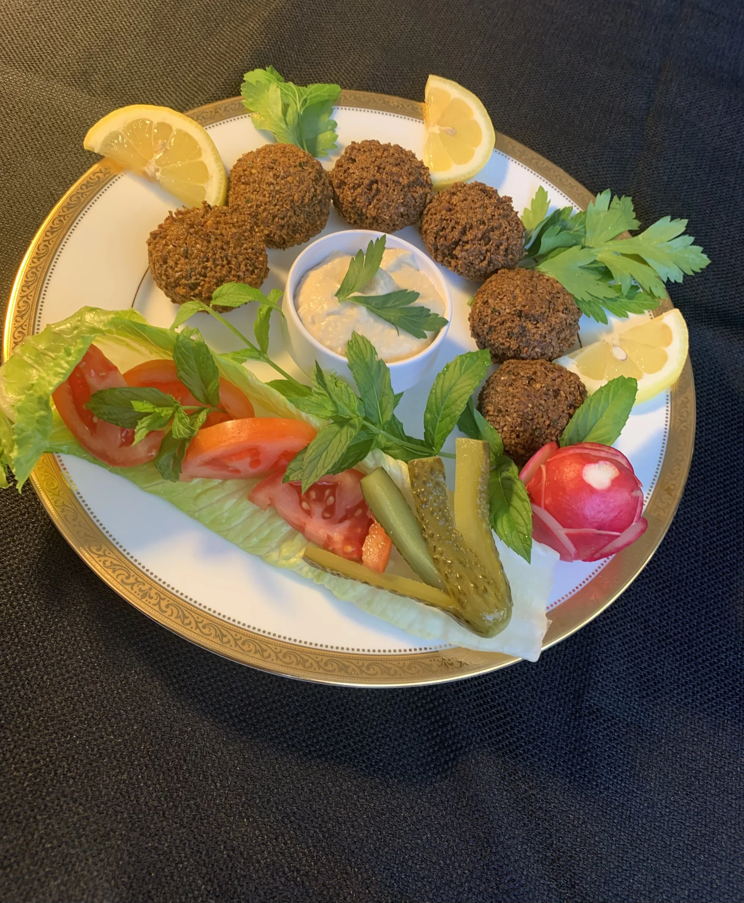 Falafel (فلافل وطريقه التفريز)