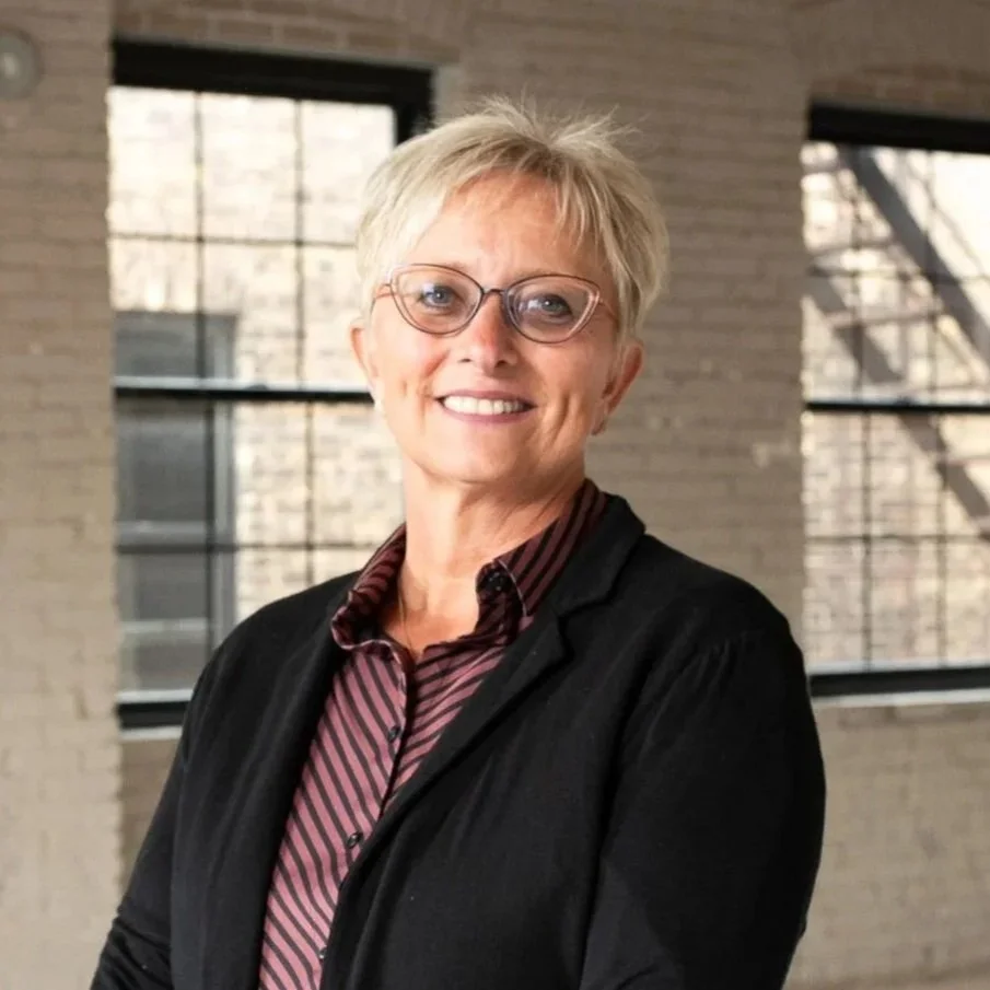 Linda - employee of KabSkye Investments - Minnesota