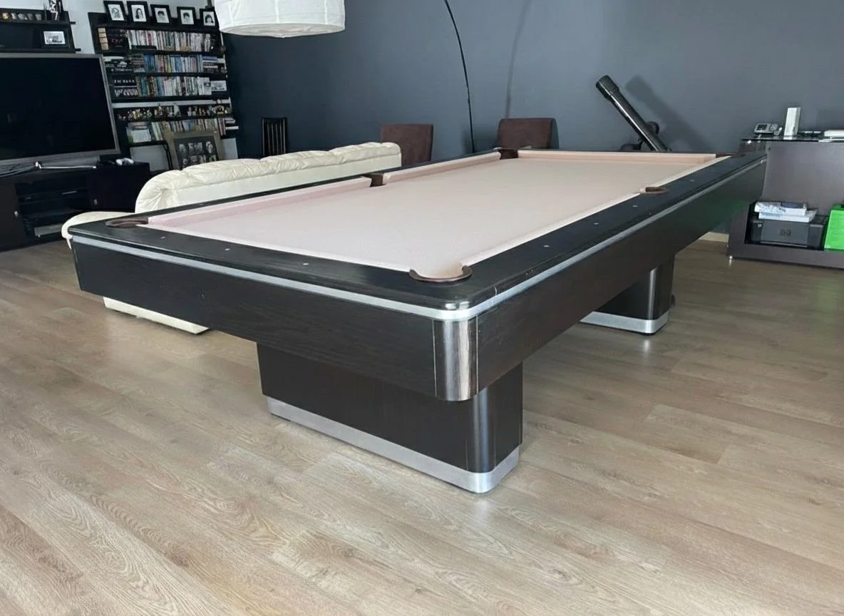 Branstrock negra.jpg