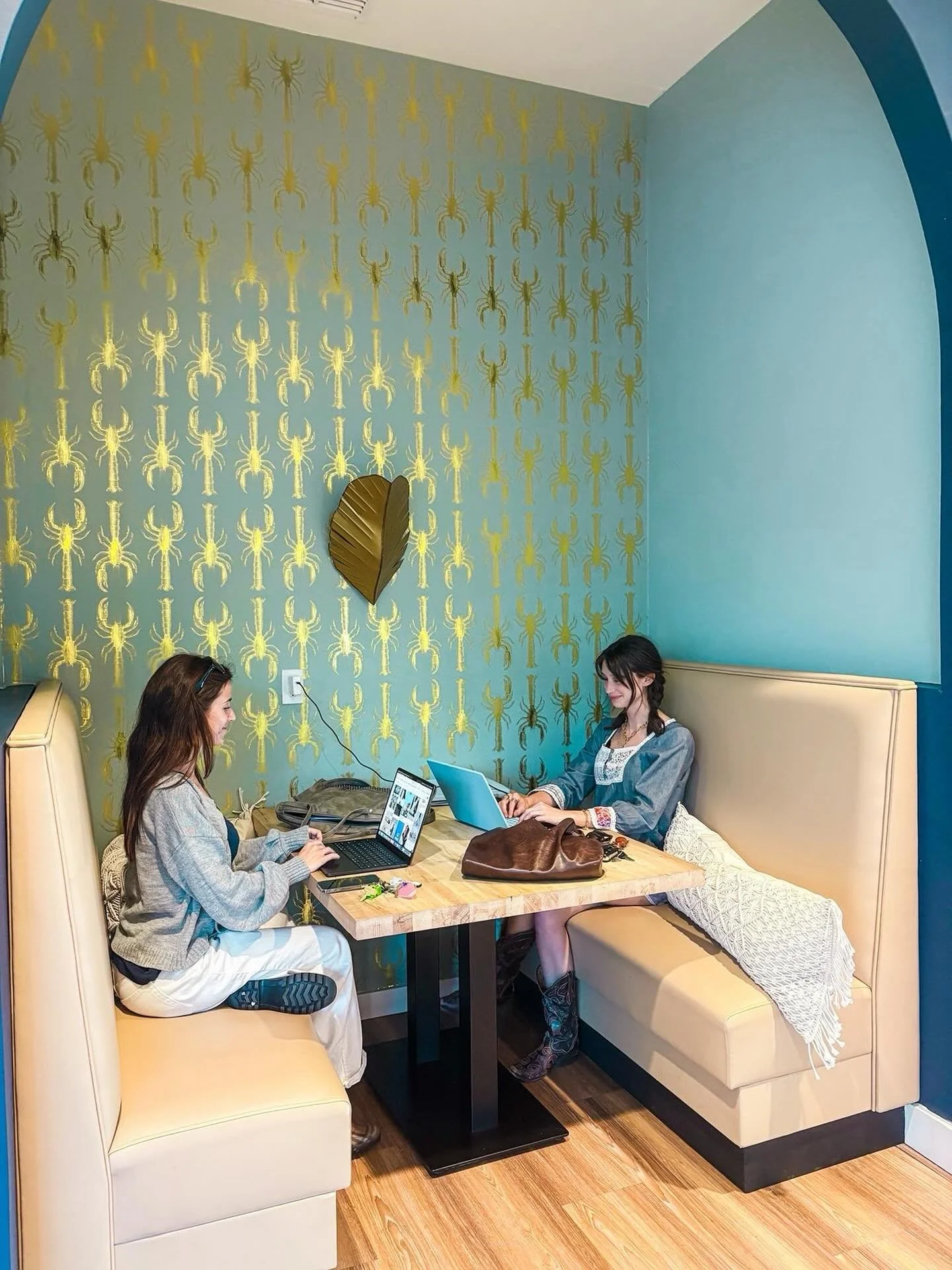 Study smarter, not harder — renew early and relax later! 😎
#HelmsmanLiving #RenewAndRelax #StudentHousing