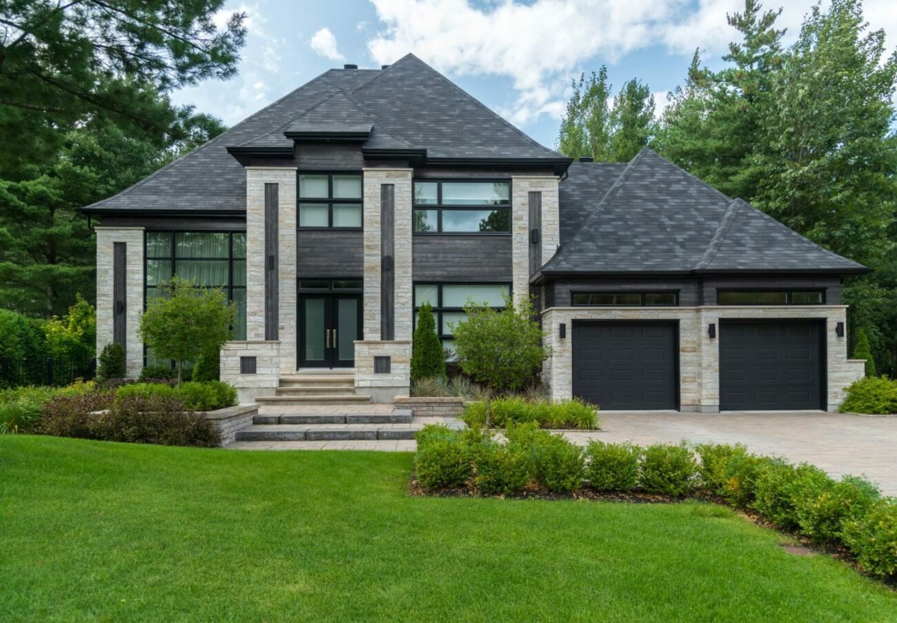 Le Canada prolonge l'interdiction d'achat de logements par des étrangers jusqu'en 2027 : Analyse et Exceptions.