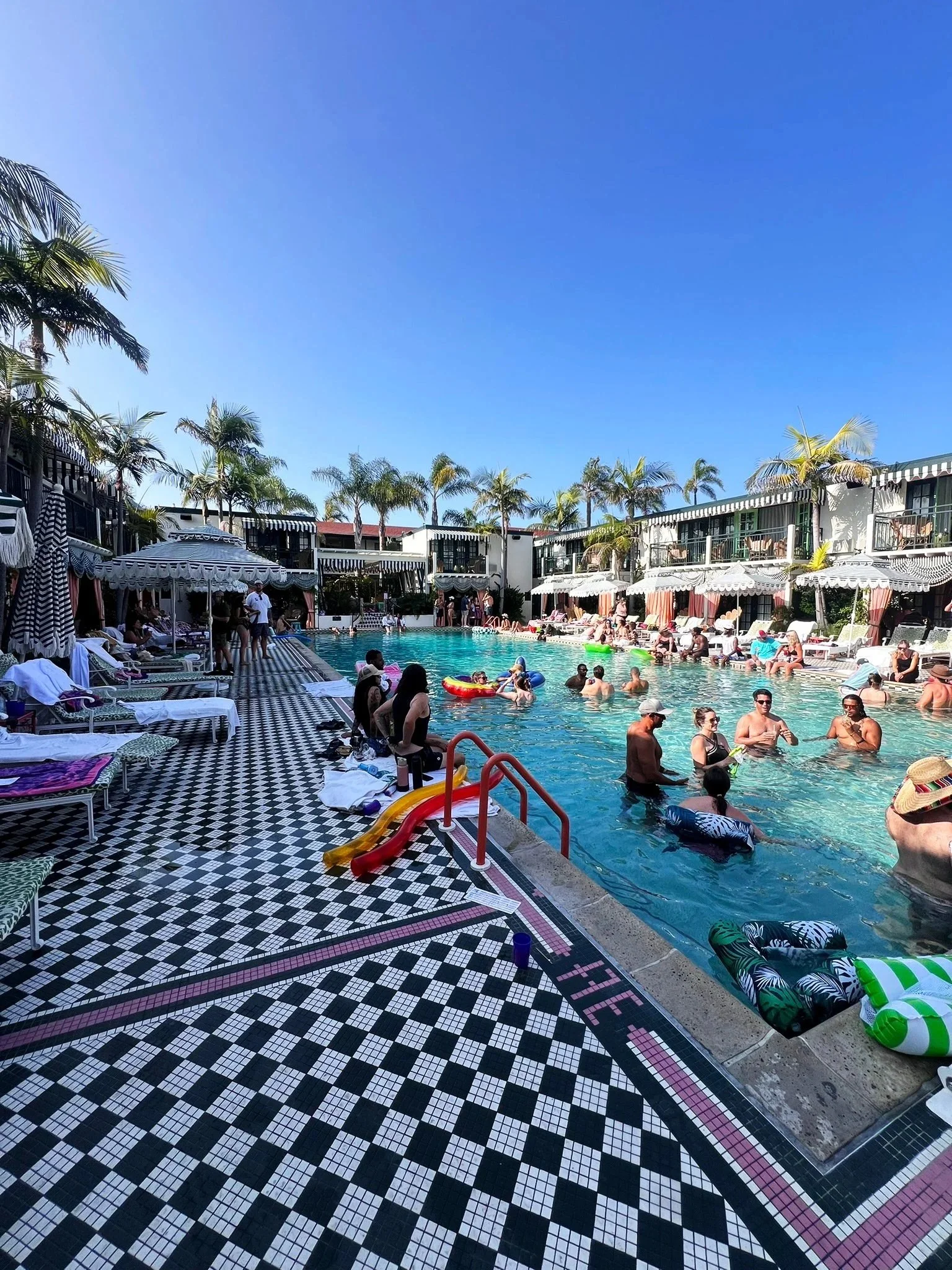 LafayetteHotelPool.jpg