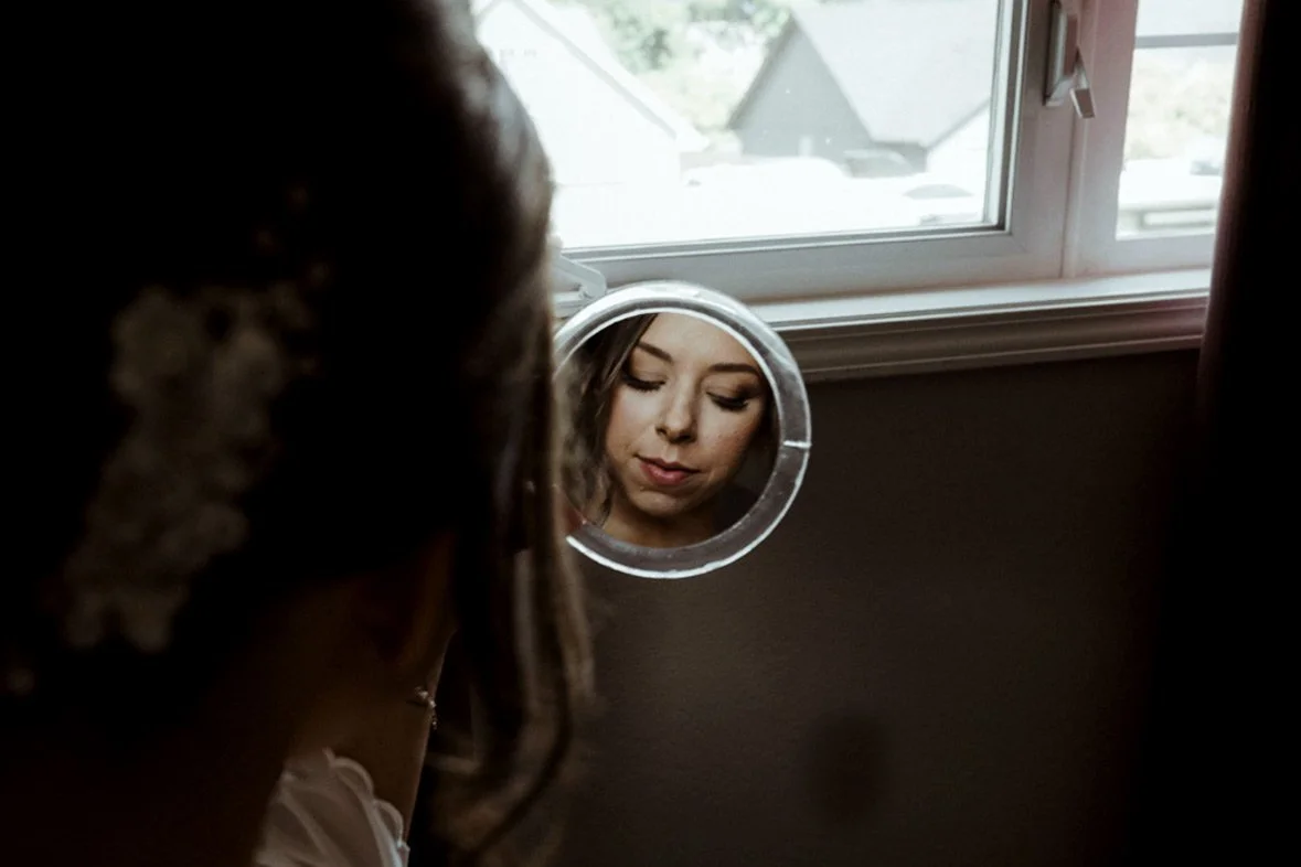 BrideInMirror.jpg