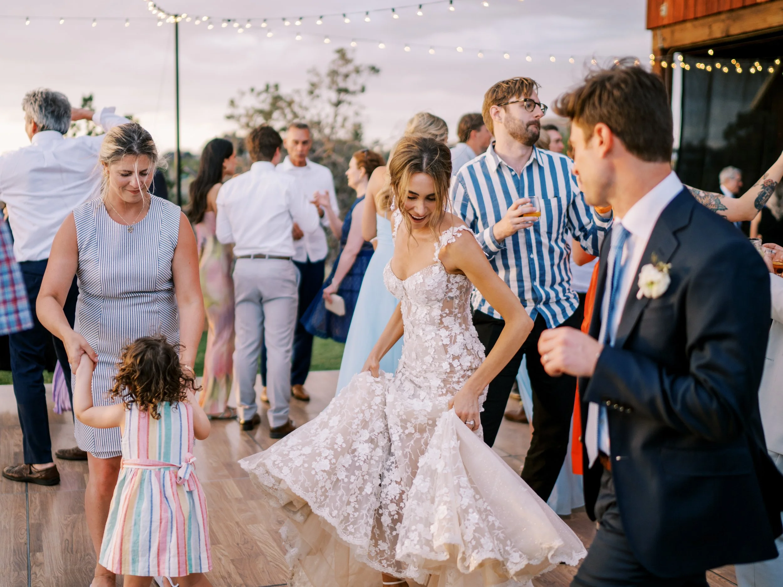 BrideAndGroomDancing.jpg