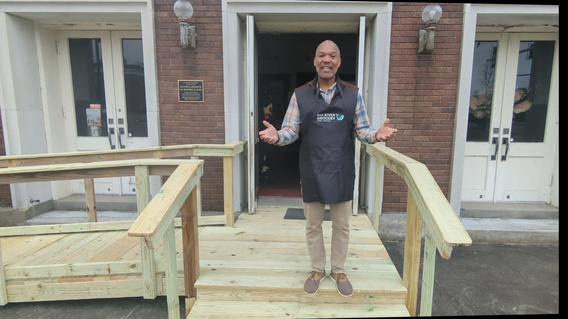 A Strong Community Turnout at the Big River Grocery Holiday Market