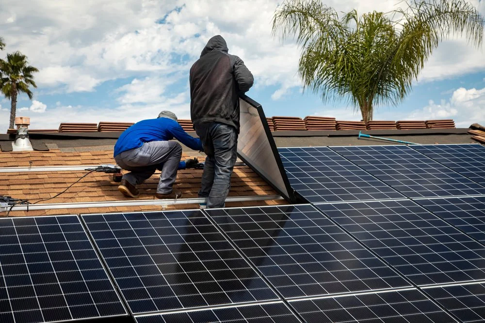 Solar panels with battery backup for Florida homeowners