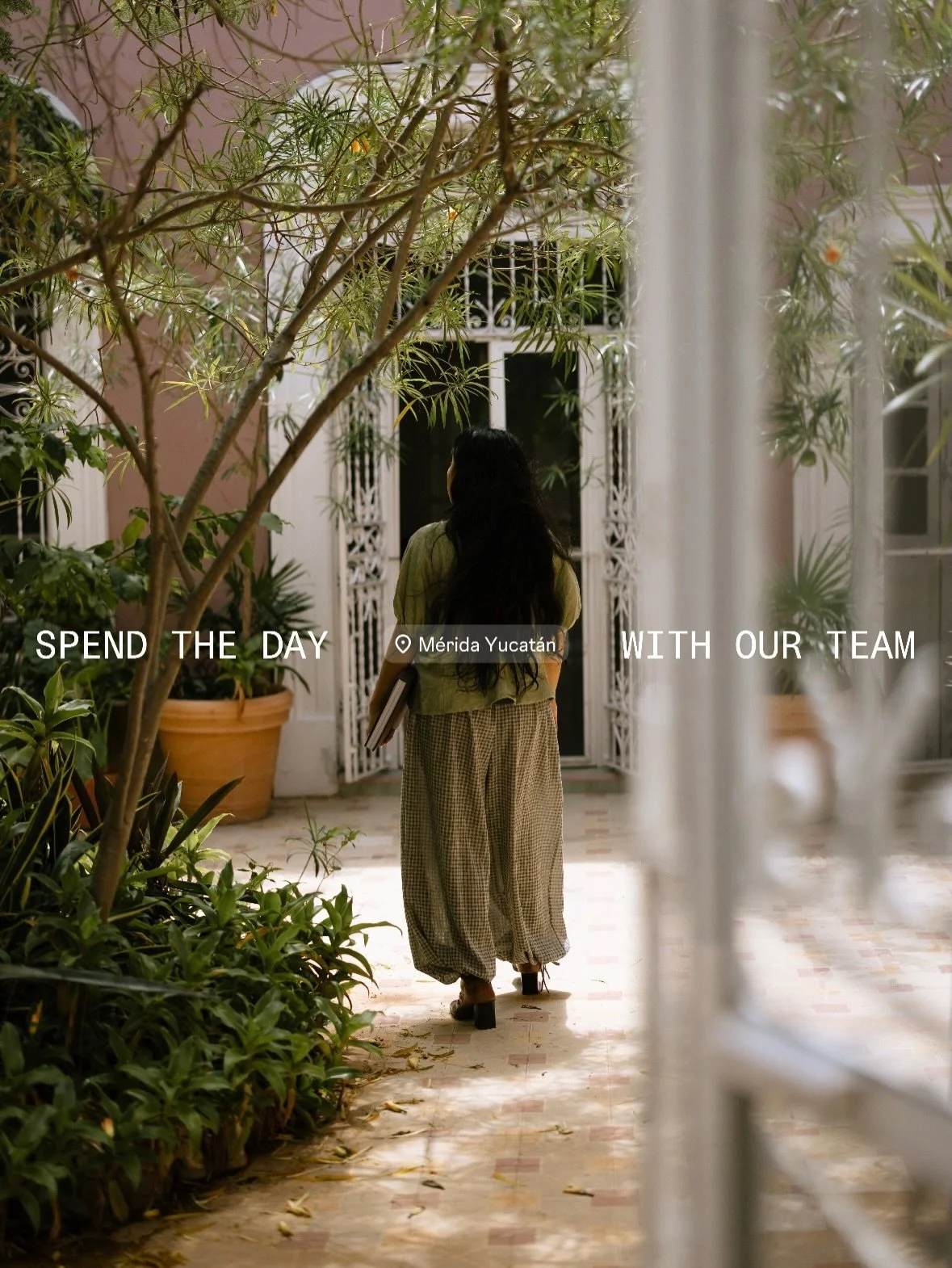 Un vistazo a un d&iacute;a en Curioso. Una foto de equipo por la ma&ntilde;ana, un Brazo de Reina para el almuerzo, un momento para los perros de la oficina y todos esos peque&ntilde;os instantes que llenan el d&iacute;a entretanto.

Inspirados por l
