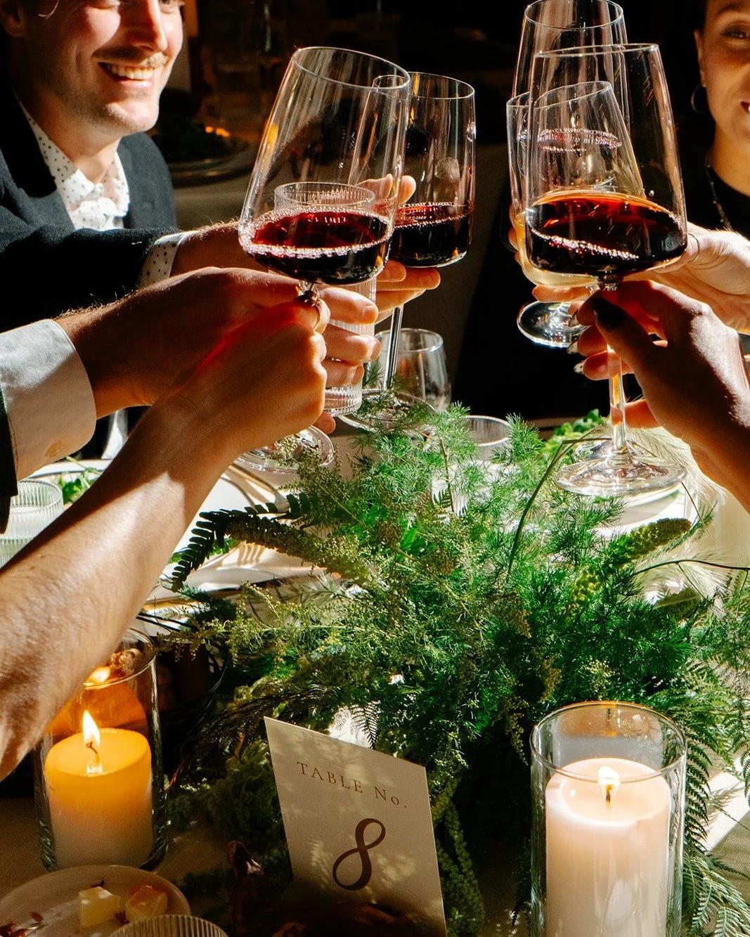Finishing off the season strong with the skills of this amazing list of wedding professionals. 
Jenah and her team encapsulated the Pacific Northwest essence with all the greenery, moss, fern and wood accents. The Evergreen was transformed into a war
