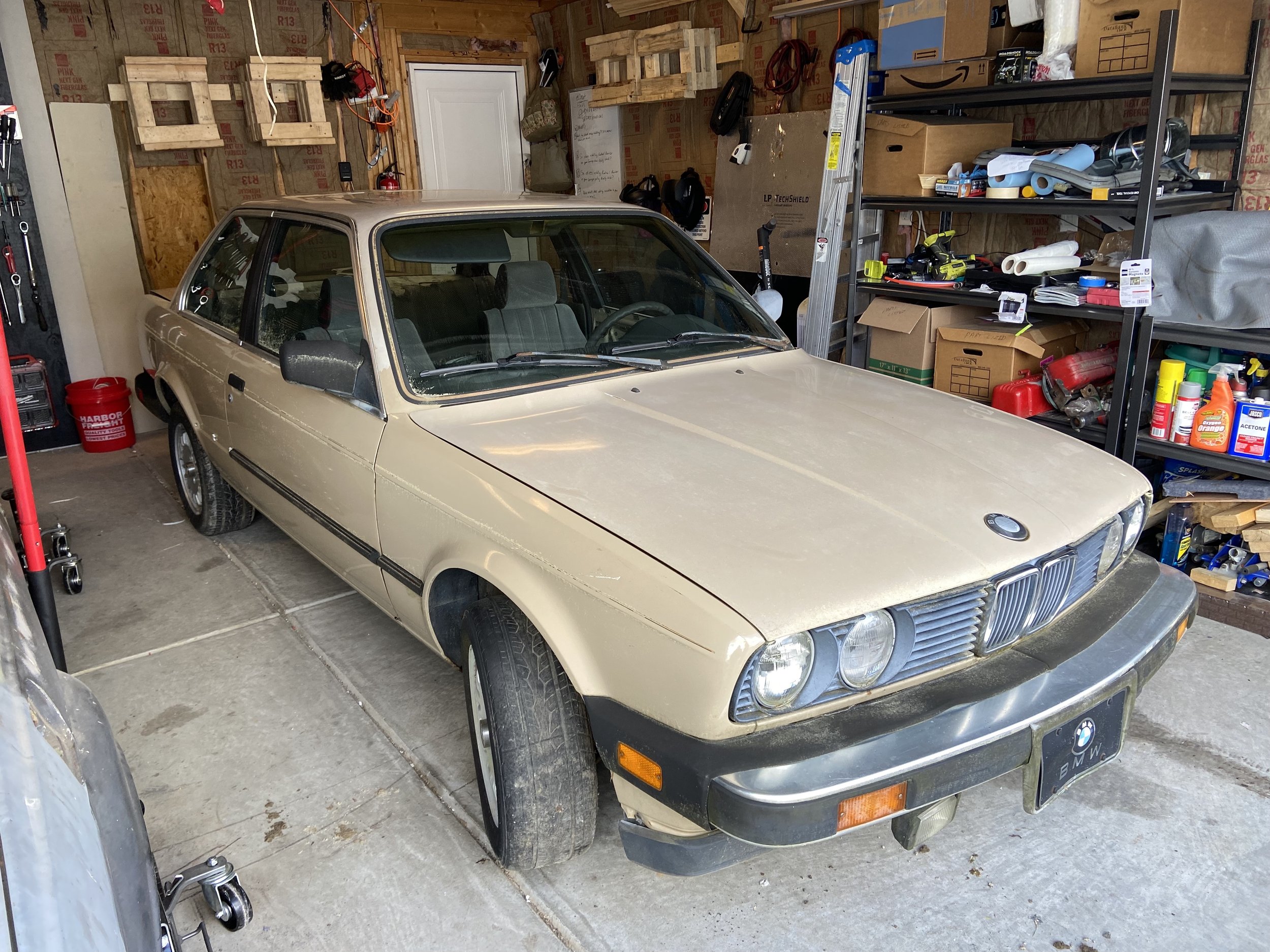 bmw-e30-left.jpg