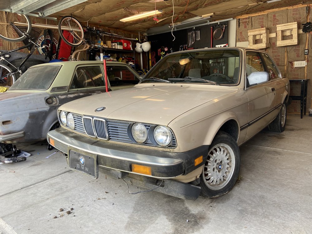 bmw-e30-right.jpg