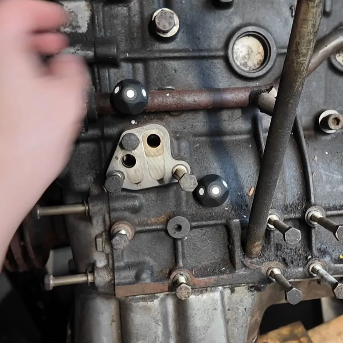 revopoint-3d-scanning-engine-block-with-magnetic-marker-blocks.jpg
