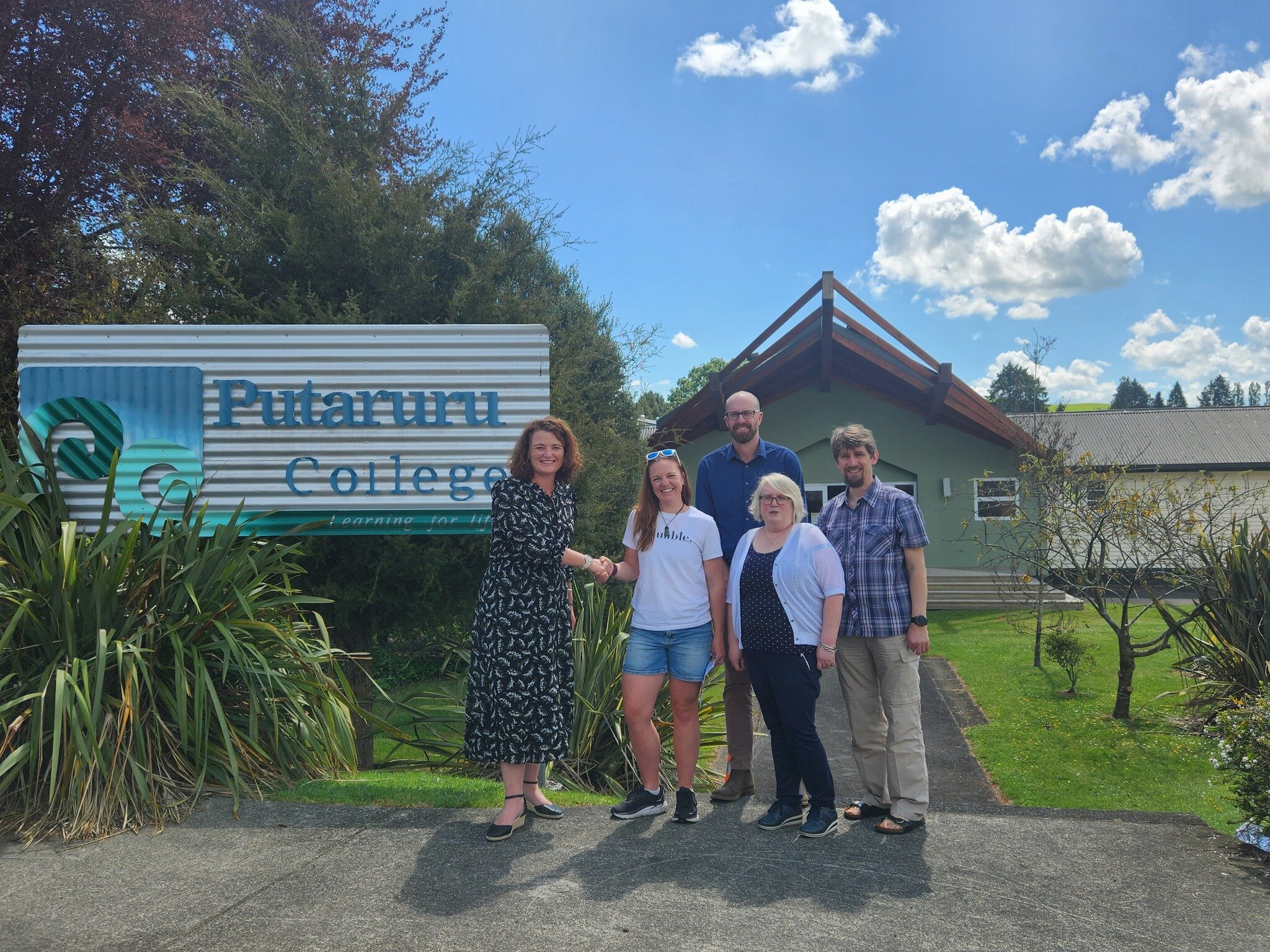 We're excited to announce Putāruru College have joined the 24-7 YouthWork Network! It was a beautiful day in the mighty Waikato to sign the paperwork with Sharon (Principal) Allysia (24-7YW), and Chris, Karen &amp; Markus (members of the Putāruru Bap