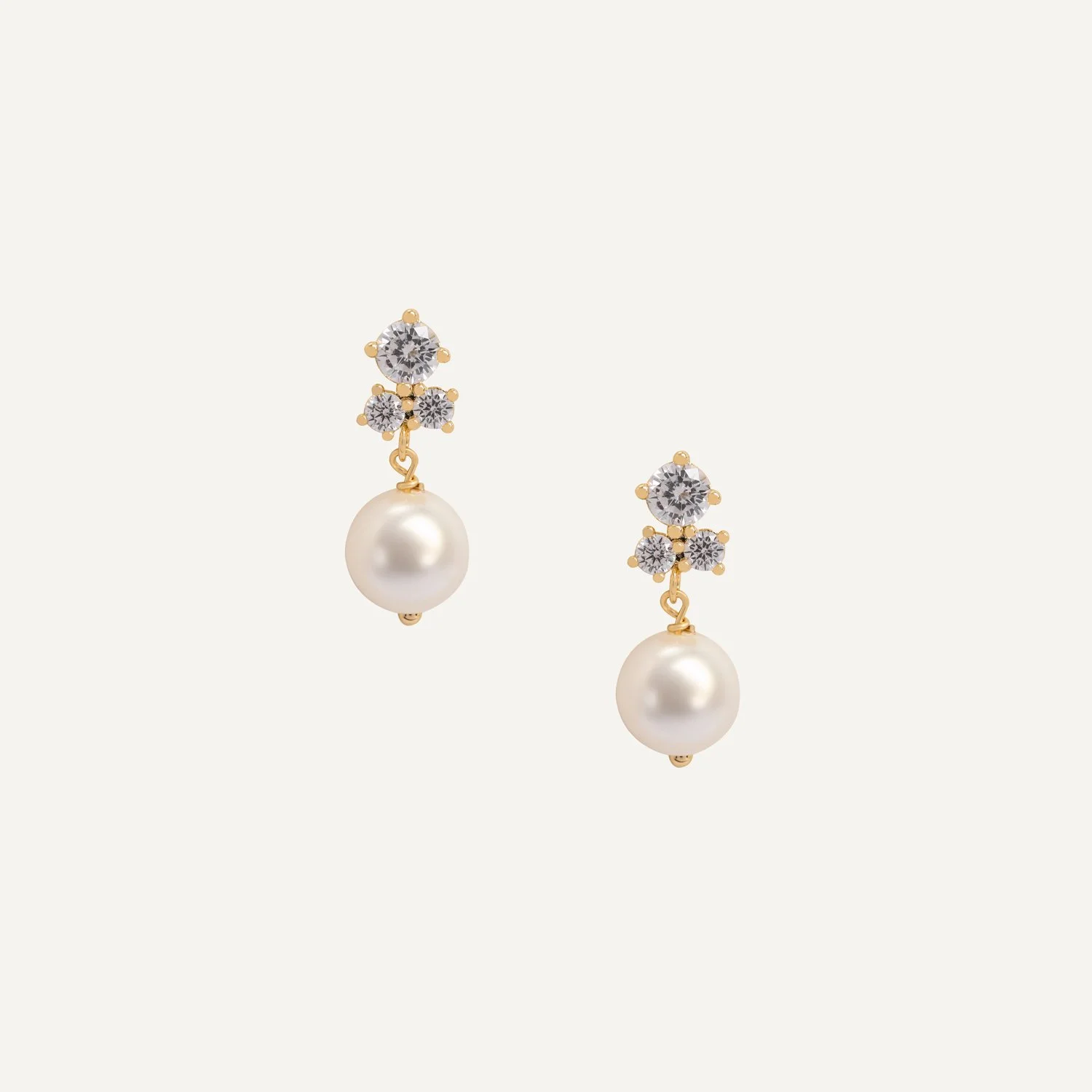 fotografia ecommerce, fotografia joyas, fondo blanco, aros de oro con brilantes