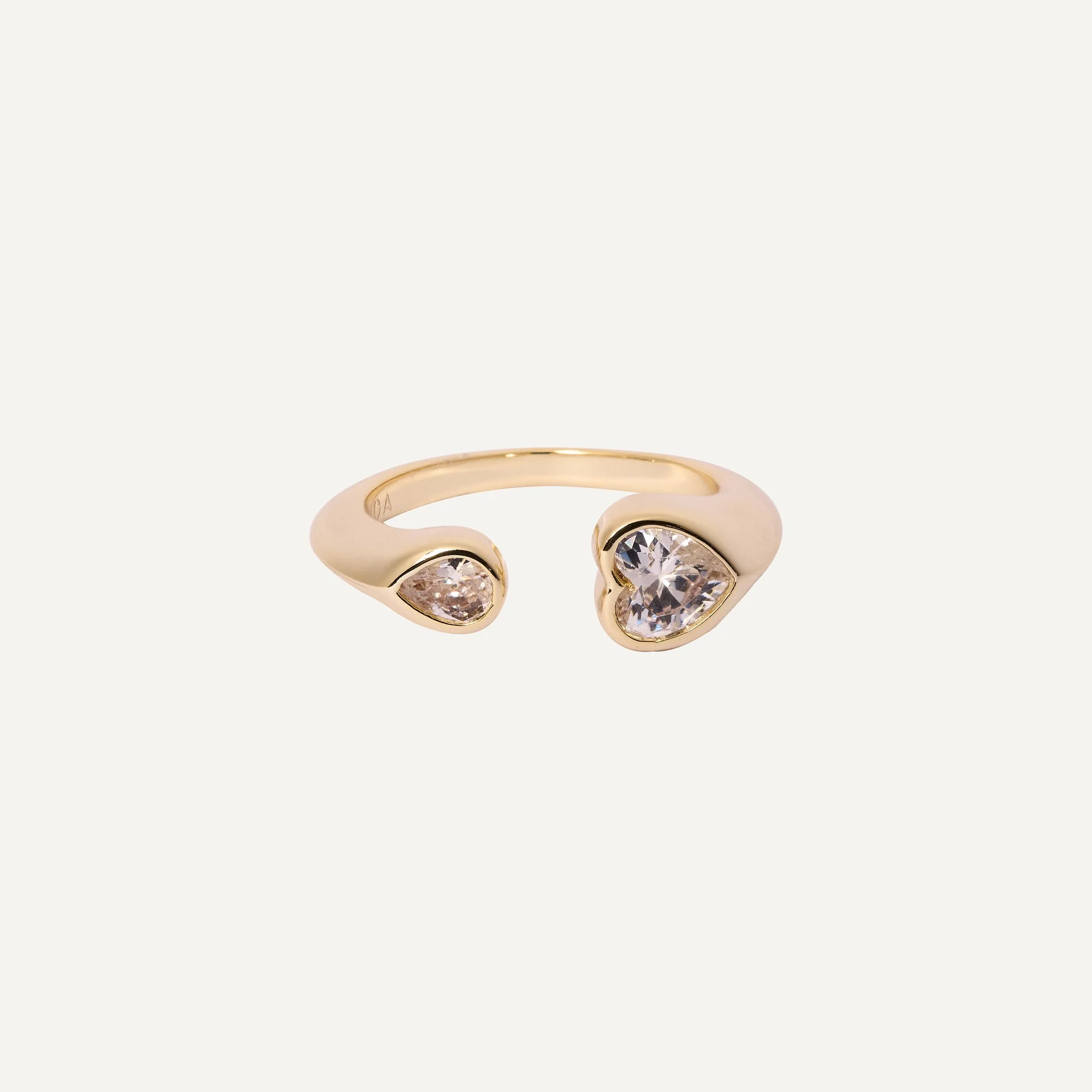 fotografia ecommerce, fotografia joyas, fondo blanco, anillo de oro con brilantes