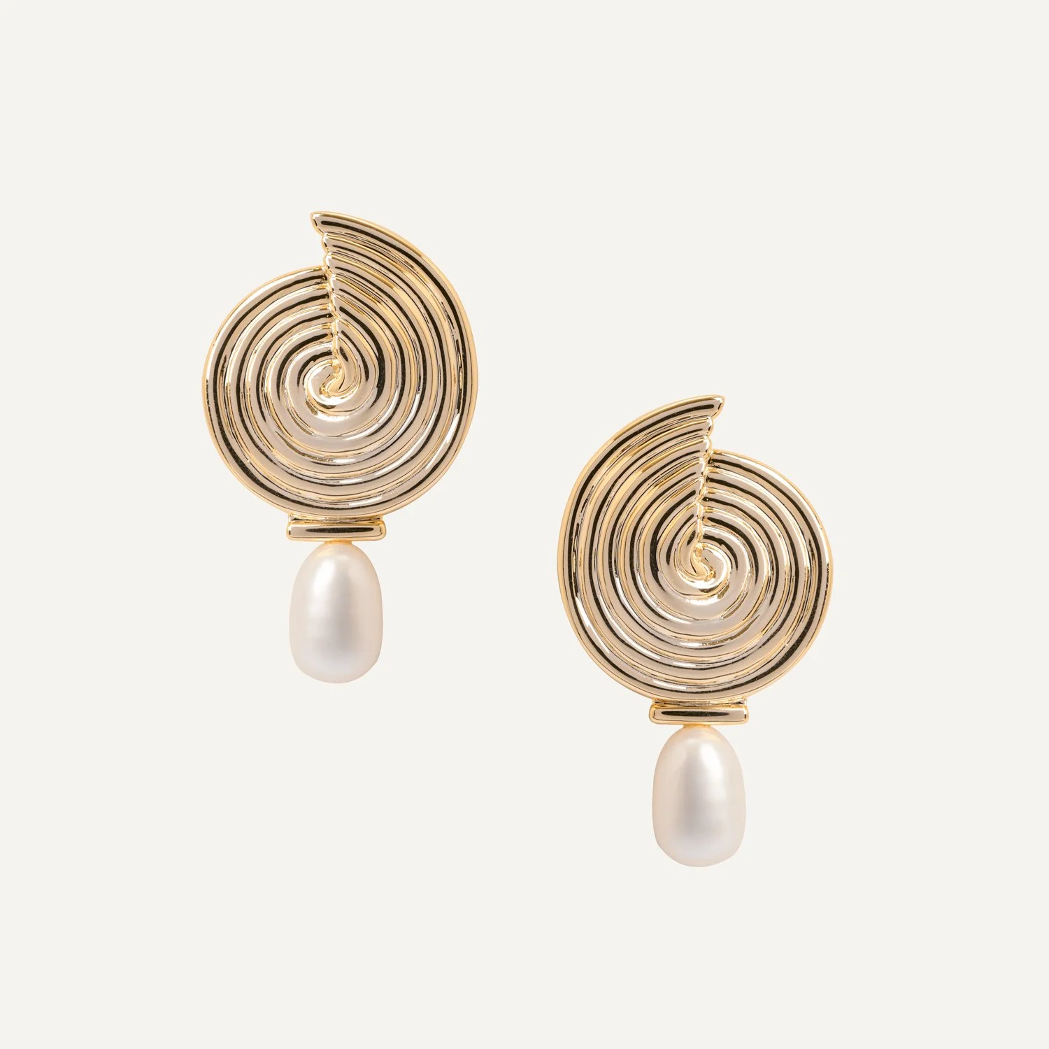 fotografia ecommerce, fotografia joyas, fondo blanco, aros de oro con brilantes