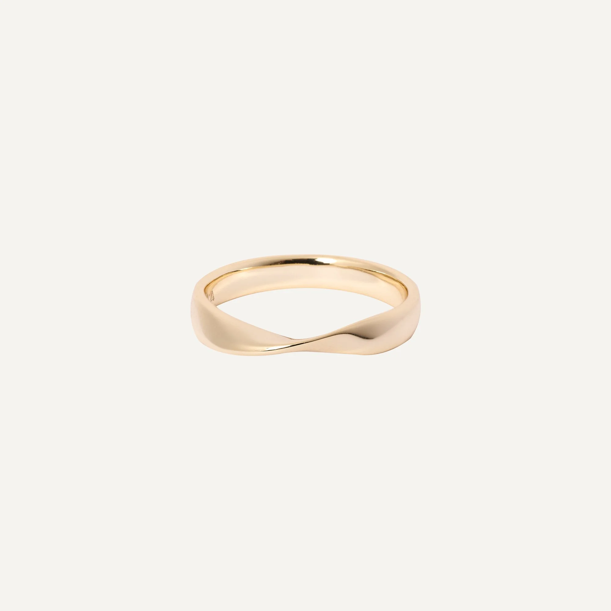 fotografia ecommerce, fotografia joyas, fondo blanco, anillo de oro 
