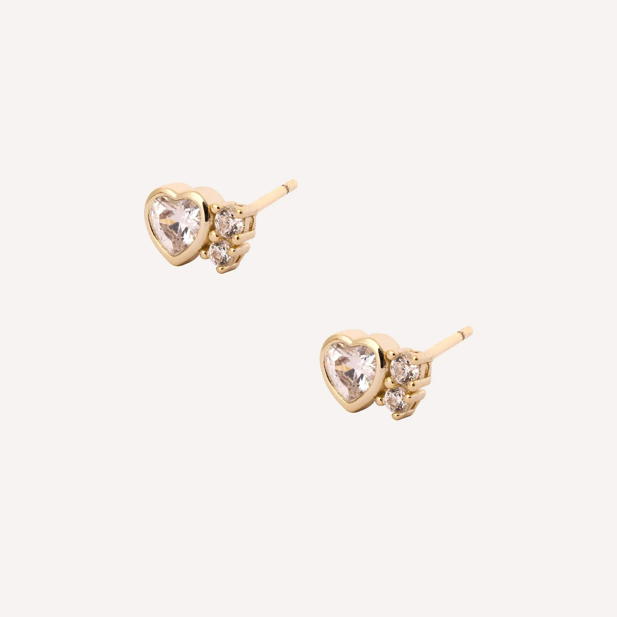fotografia ecommerce, fotografia joyas, fondo blanco, aros de oro con brilantes