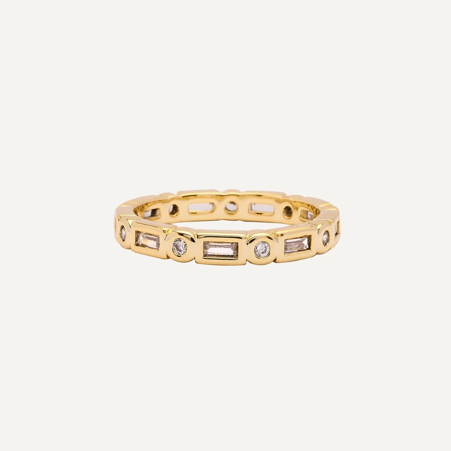 fotografia ecommerce, fotografia joyas, fondo blanco, anillo de oro con brilantes