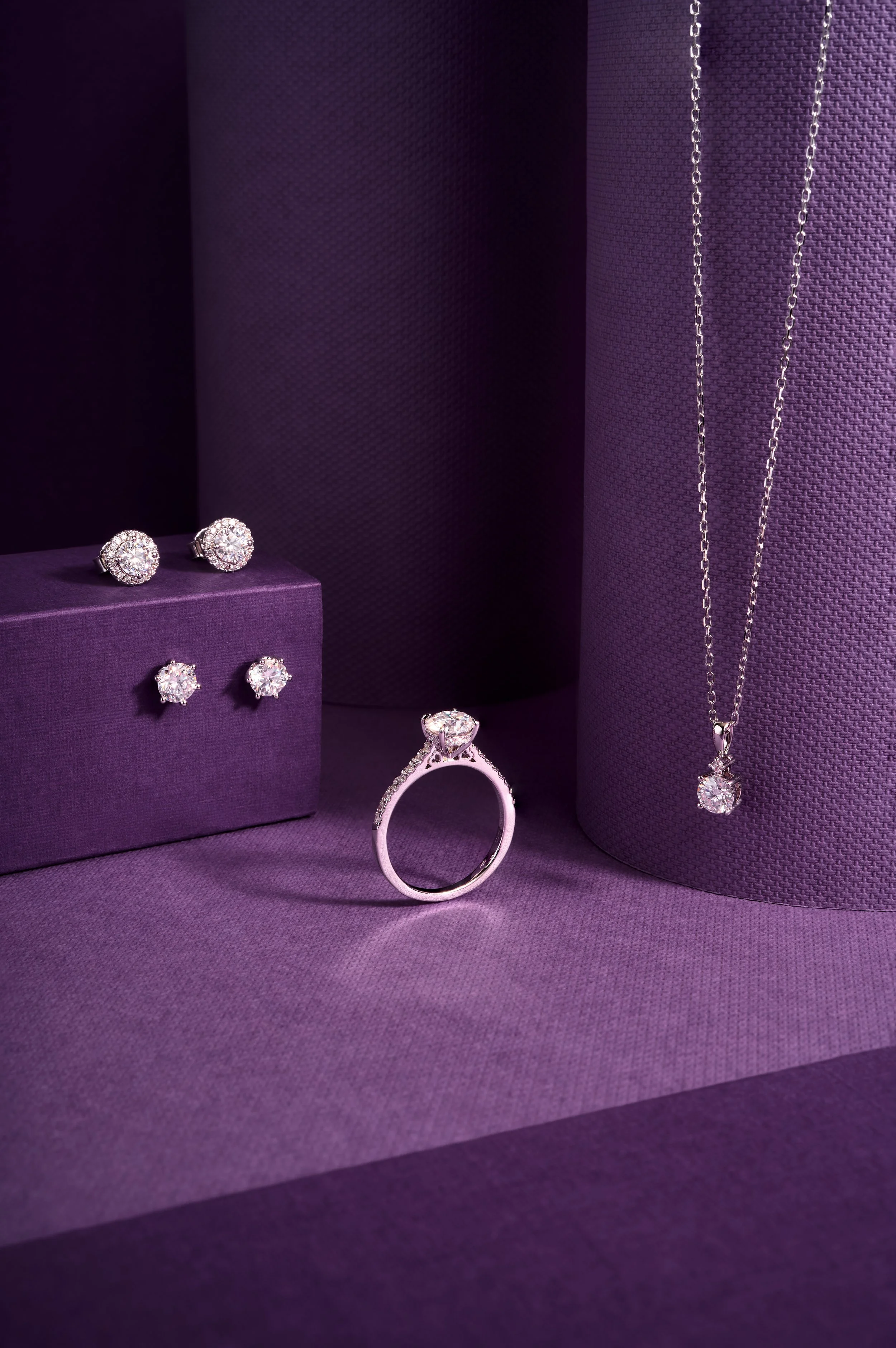 fotografia de joyas, anillo, ambientado, lujoso, colección de diamantes, moissanita, fotografía de producto